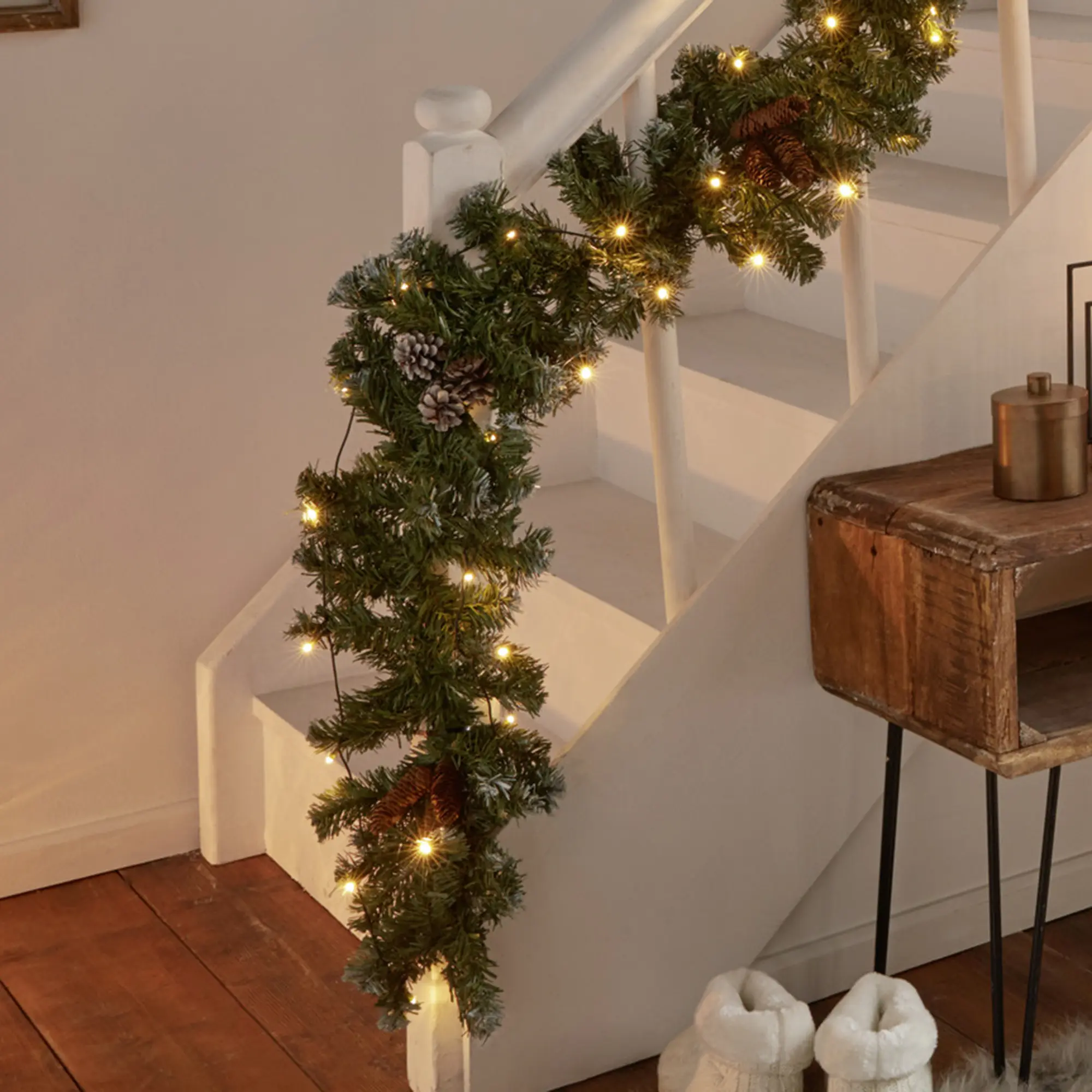 LED-Tannengirlande "Winterwald" im Frank Flechtwaren Online Shop für Weihnachten kaufen LED-Tannengirlande "Winterwald" im Frank Flechtwaren Online Shop für Weihnachten kaufen