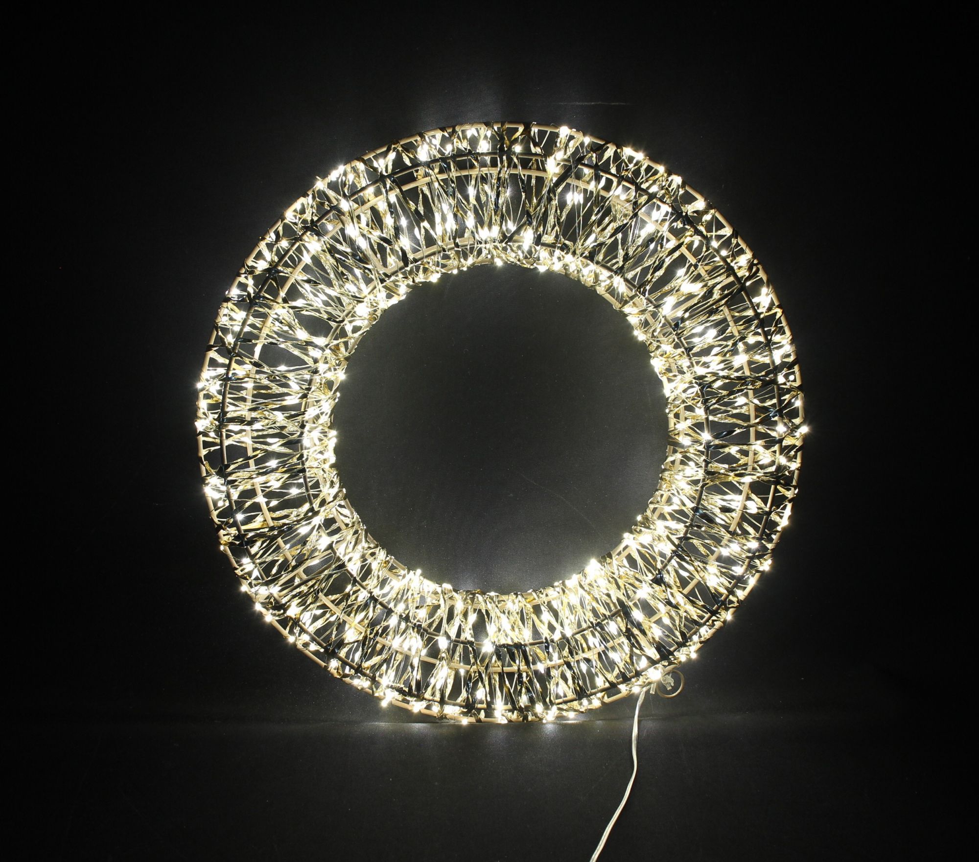 LED-Kranz "Golden"  im Frank Flechtwaren Online Shop für Weihnachtliche LED-Deko kaufen