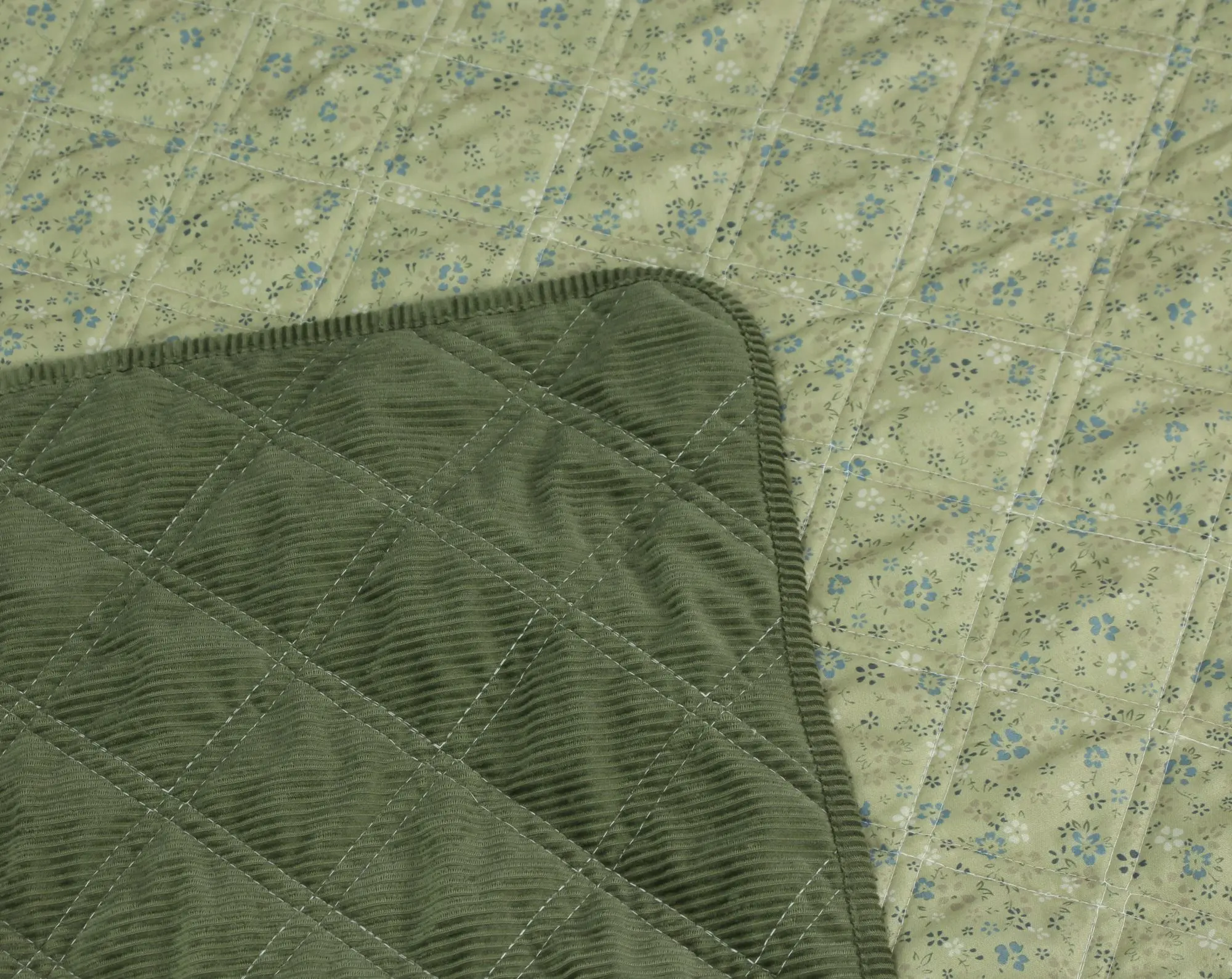 Wendetagesdecke "Blümchen"  im Frank Flechtwaren Online Shop für Schlafzimmer kaufen