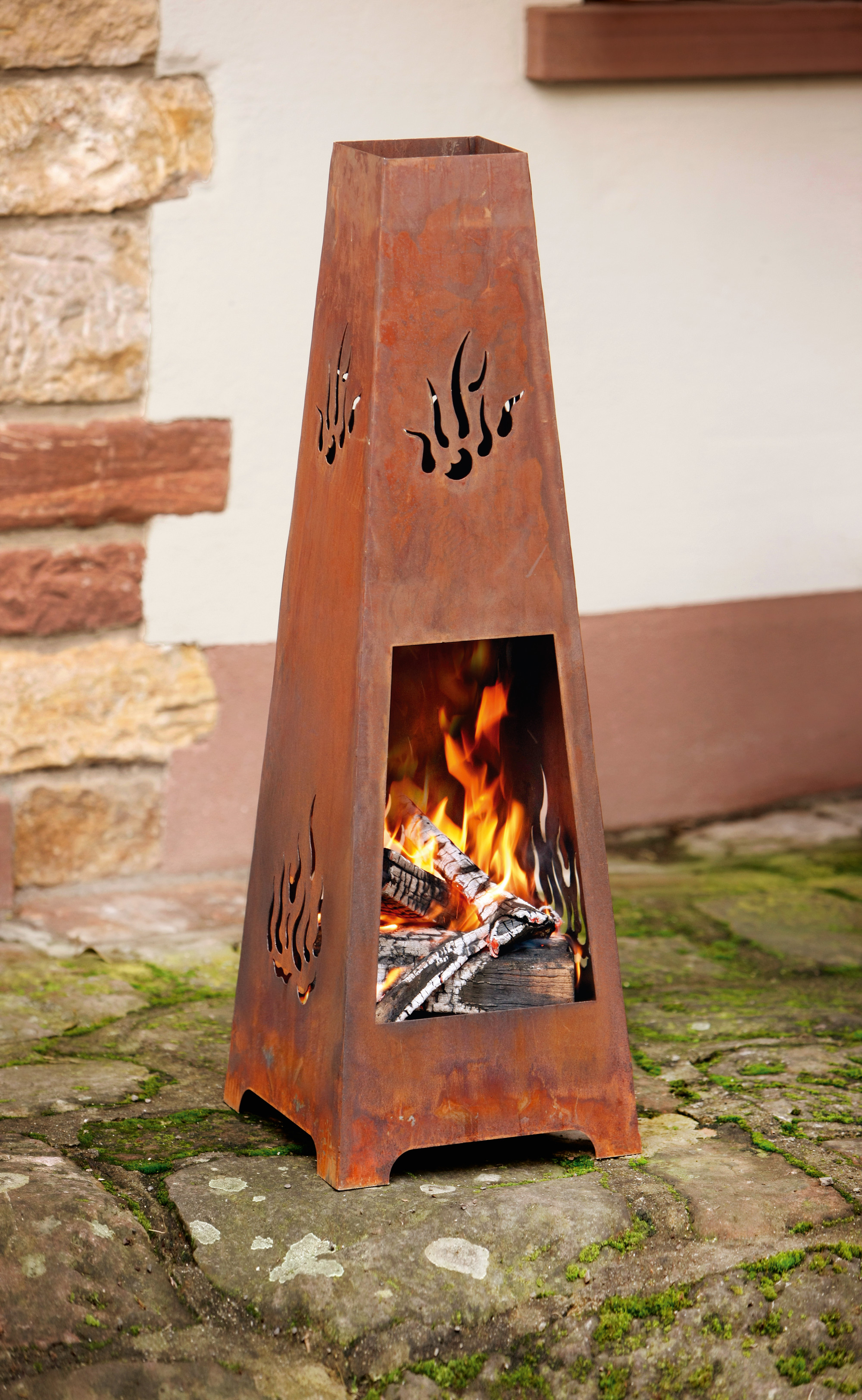 Metall-Kamin "Flamme" im Frank Flechtwaren Online Shop für Feuerschalen kaufen Metall-Kamin "Flamme" im Frank Flechtwaren Online Shop für Feuerschalen kaufen