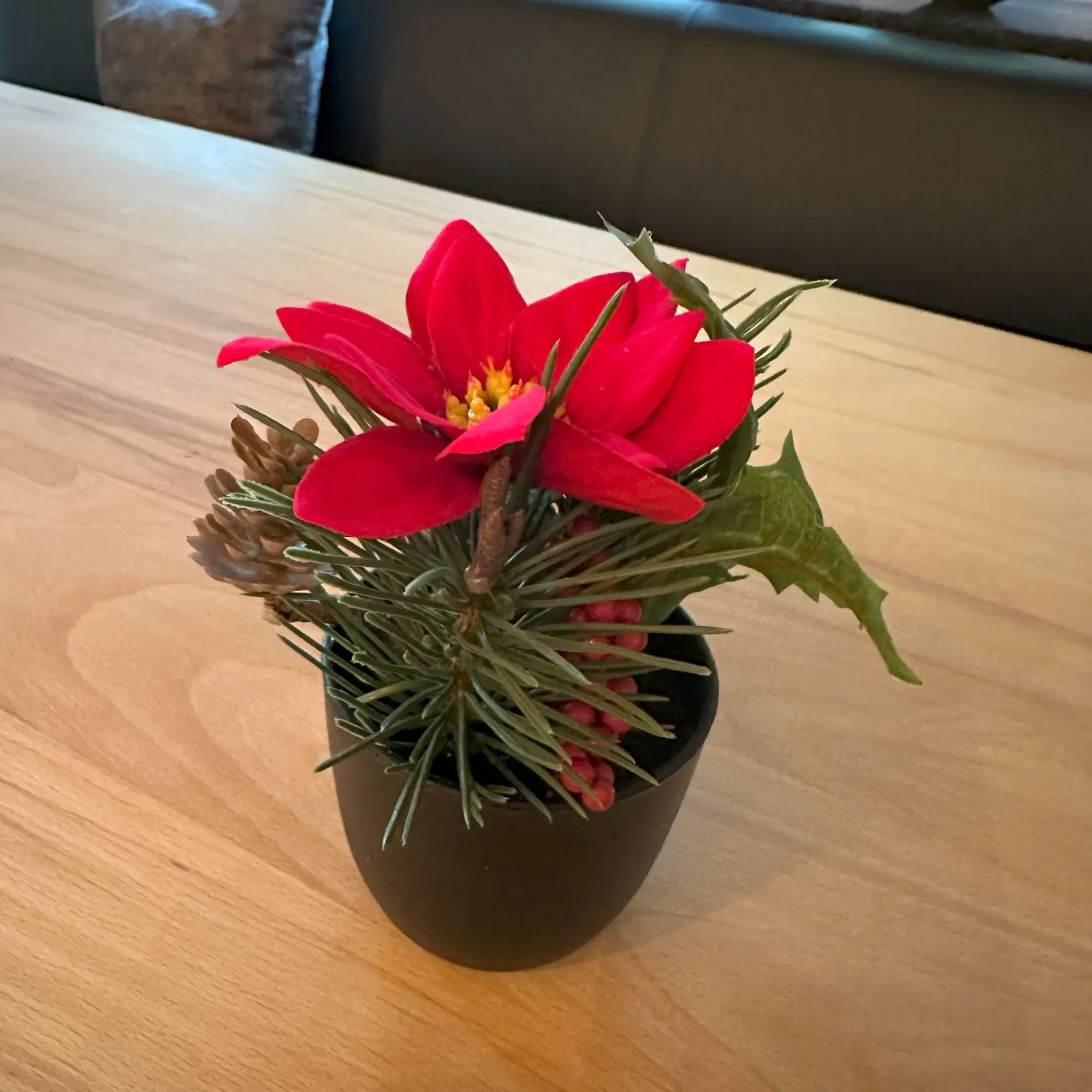 Kunstblumen-Arrangement "Weihnachtsstern"  im Frank Flechtwaren Online Shop kaufen