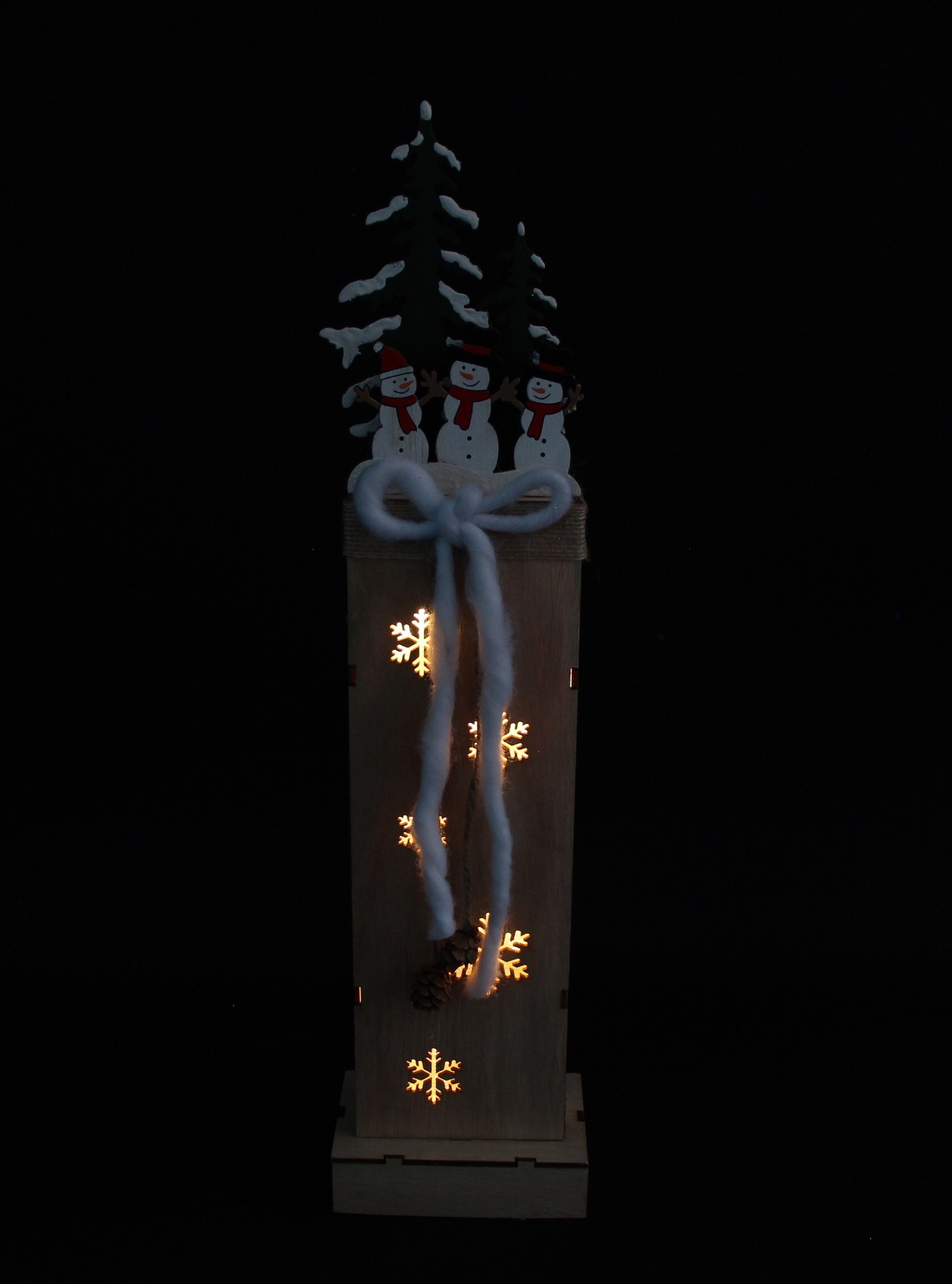 LED-Säule "Schneemänner im Wald"  im Frank Flechtwaren Online Shop für Weihnachten kaufen
