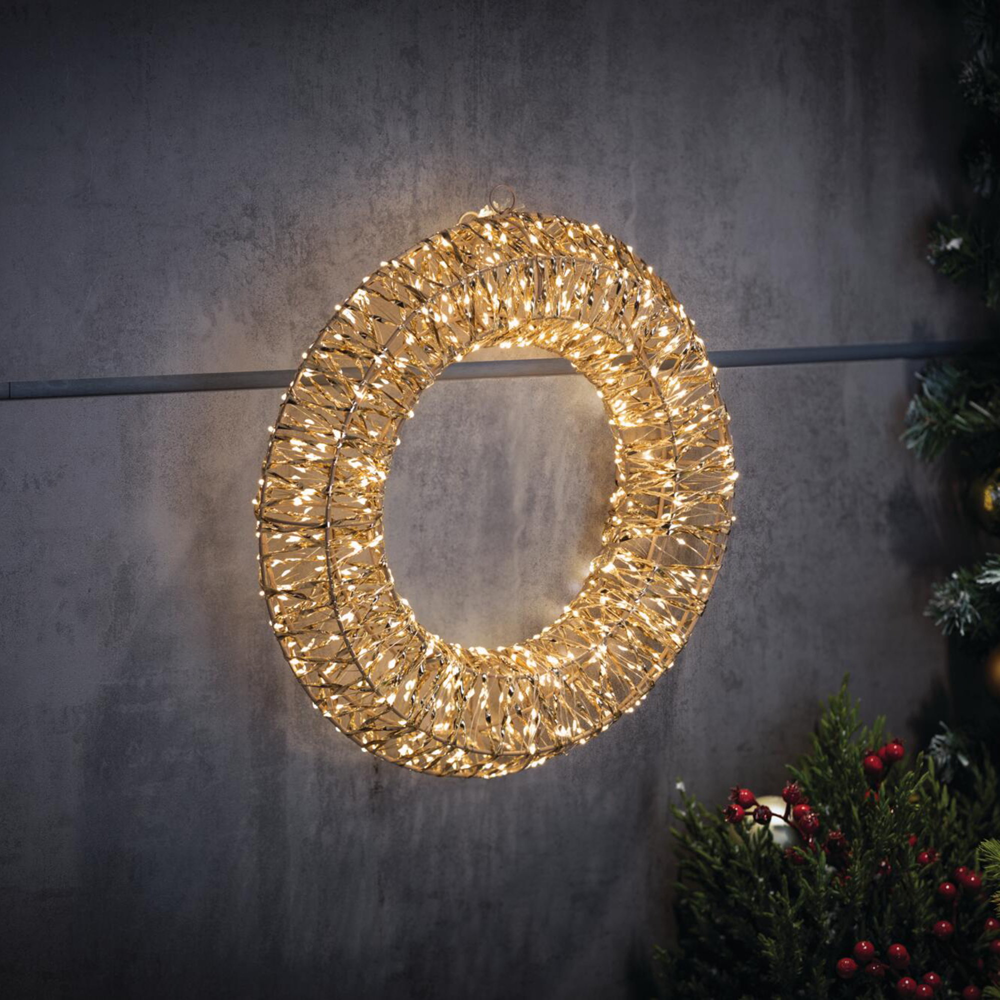 LED-Kranz "Golden"  im Frank Flechtwaren Online Shop kaufen