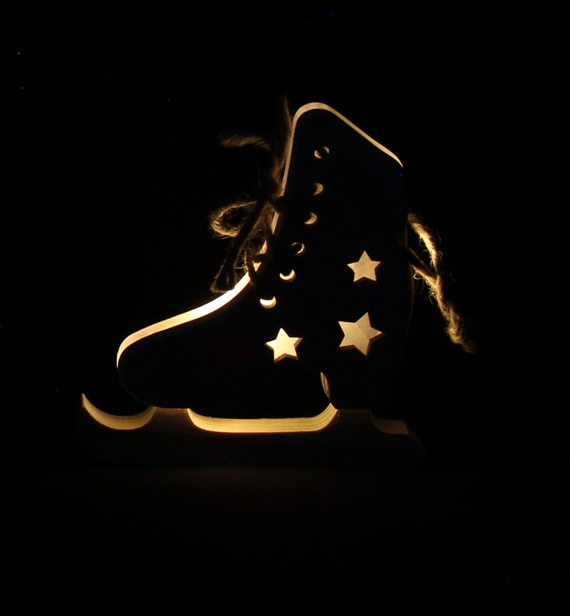 LED-Schlittschuh "Sternchen" im Frank Flechtwaren Online Shop für Weihnachten kaufen LED-Schlittschuh "Sternchen" im Frank Flechtwaren Online Shop für Weihnachten kaufen
