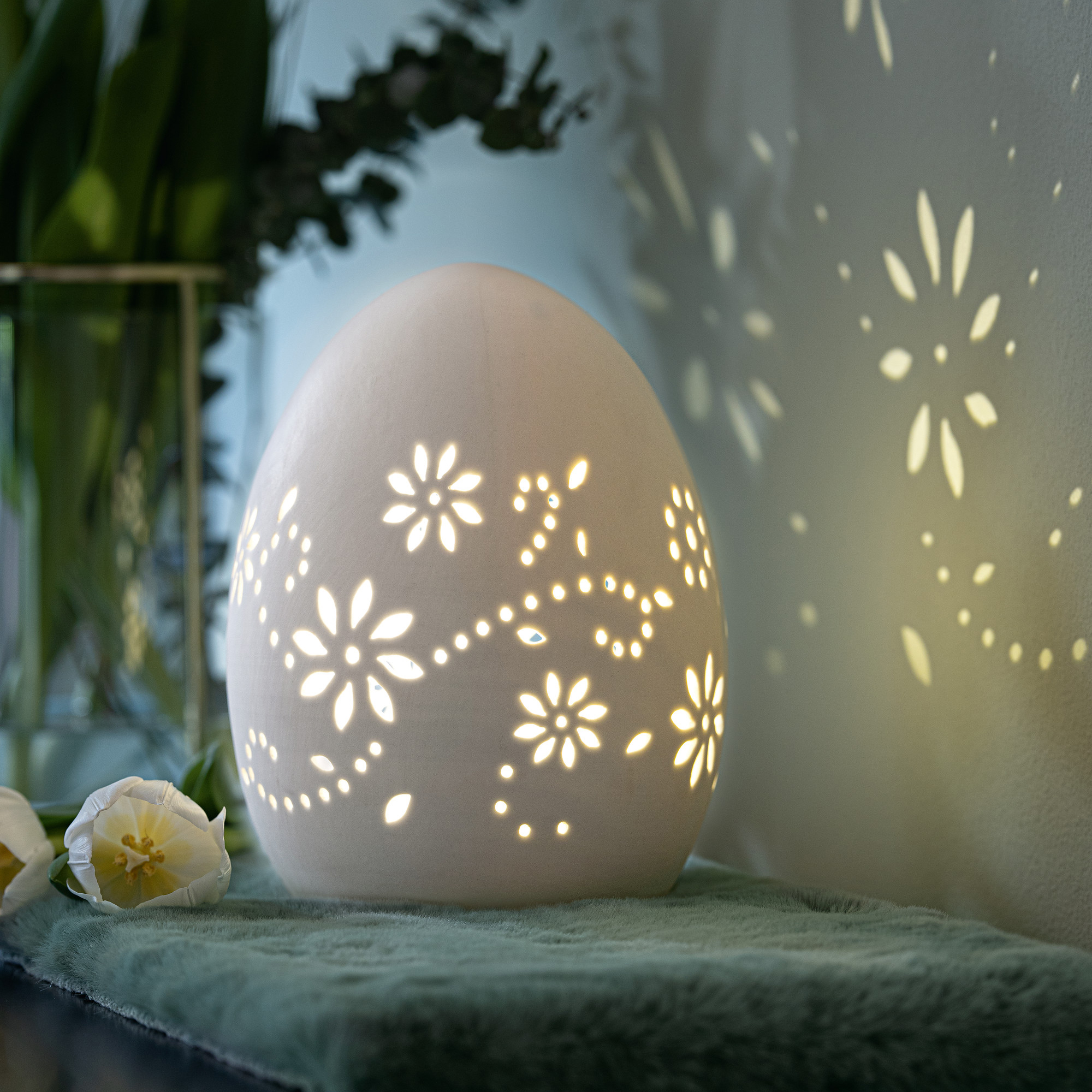 LED-Ei "Blüten"  im Frank Flechtwaren Online Shop für Ostern kaufen