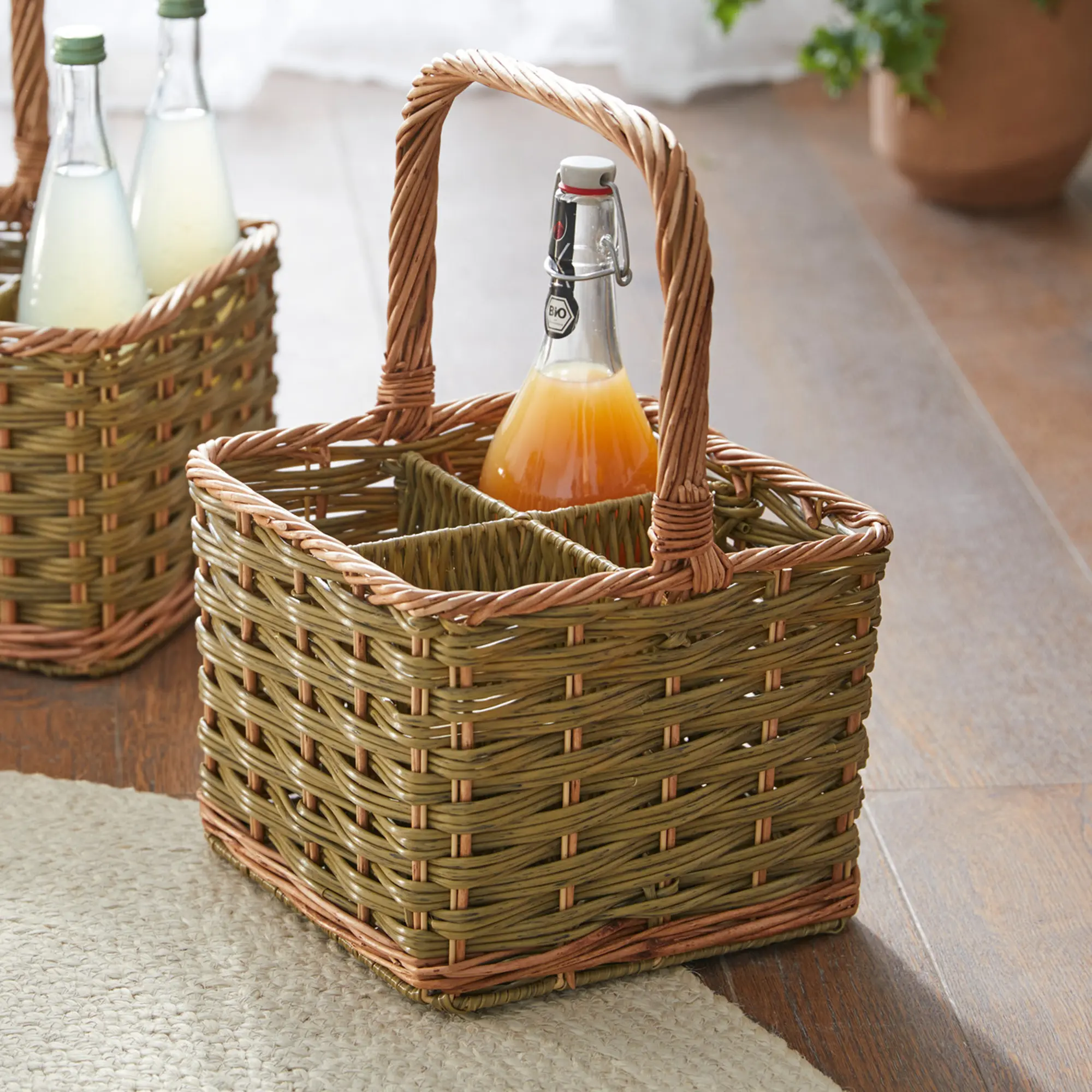 Flaschenkorb "Washed Green", für 4 Flaschen  im Frank Flechtwaren Online Shop für Flaschenkörbe kaufen