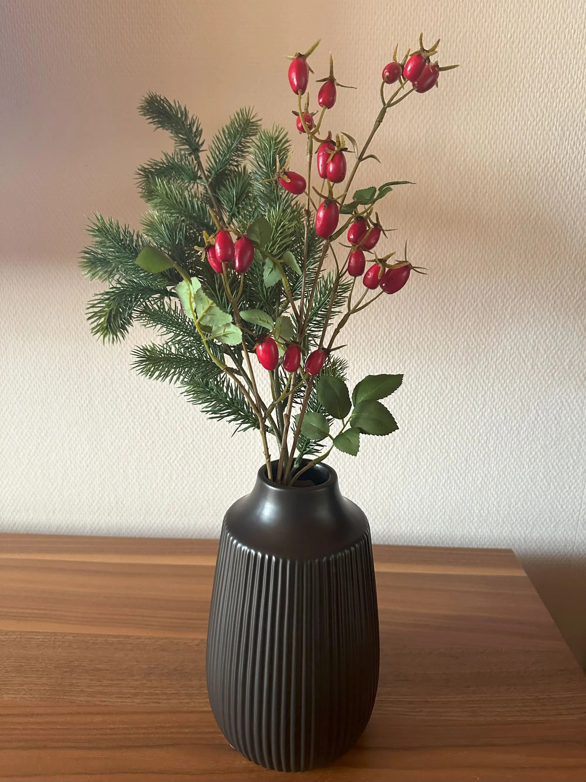 Kunstzweig "Edeltanne"  im Frank Flechtwaren Online Shop für Weihnachten kaufen