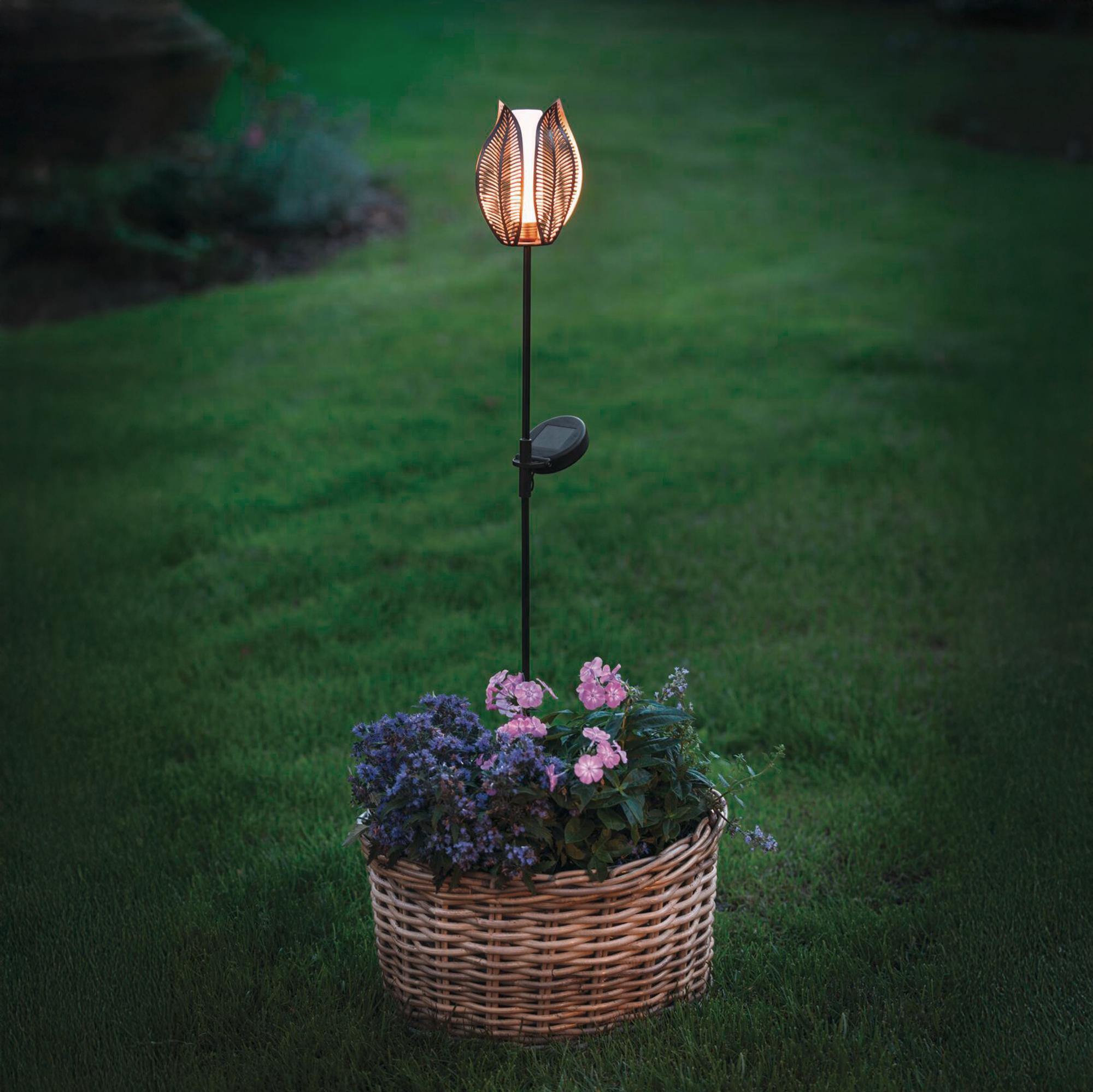 Solarstecker "Blume"  im Frank Flechtwaren Online Shop für Gartenbeleuchtung kaufen