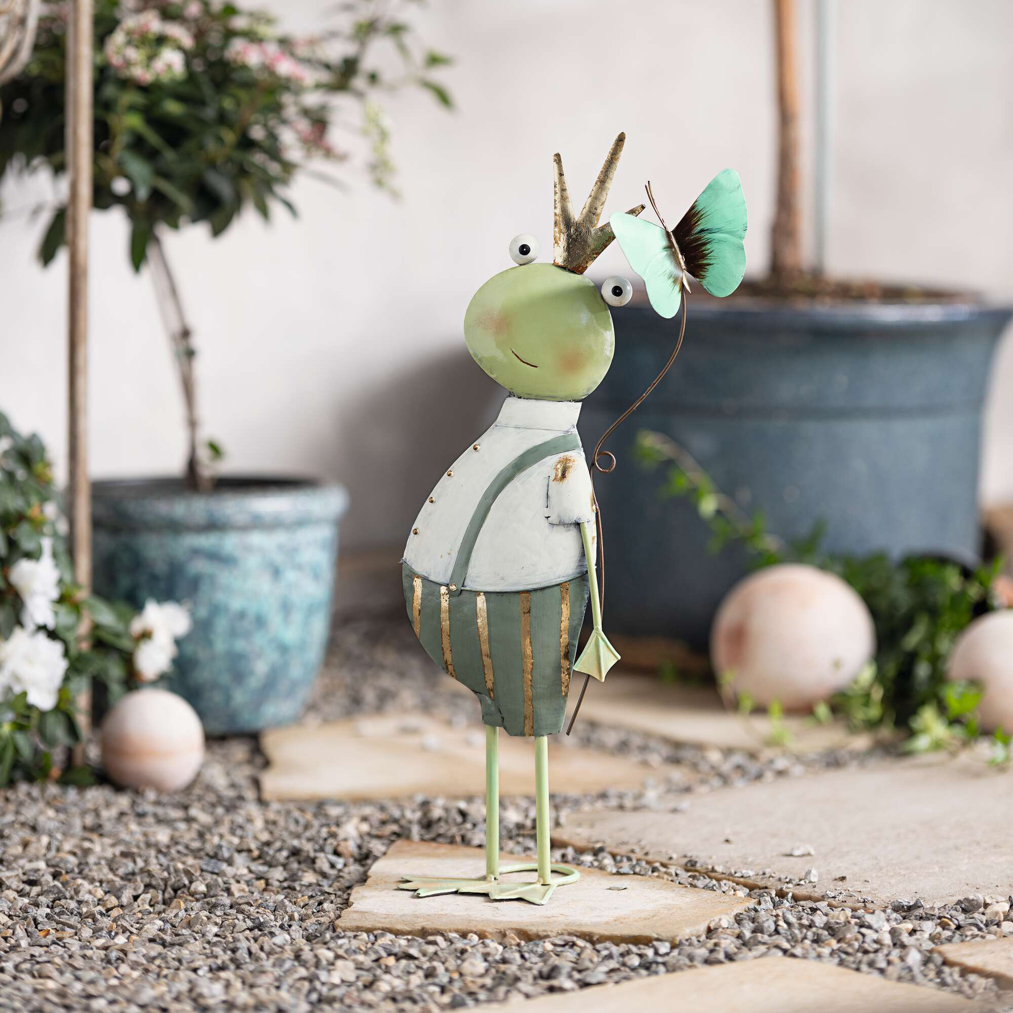 Figur "Frosch mit Schmetterling"  im Frank Flechtwaren Online Shop kaufen