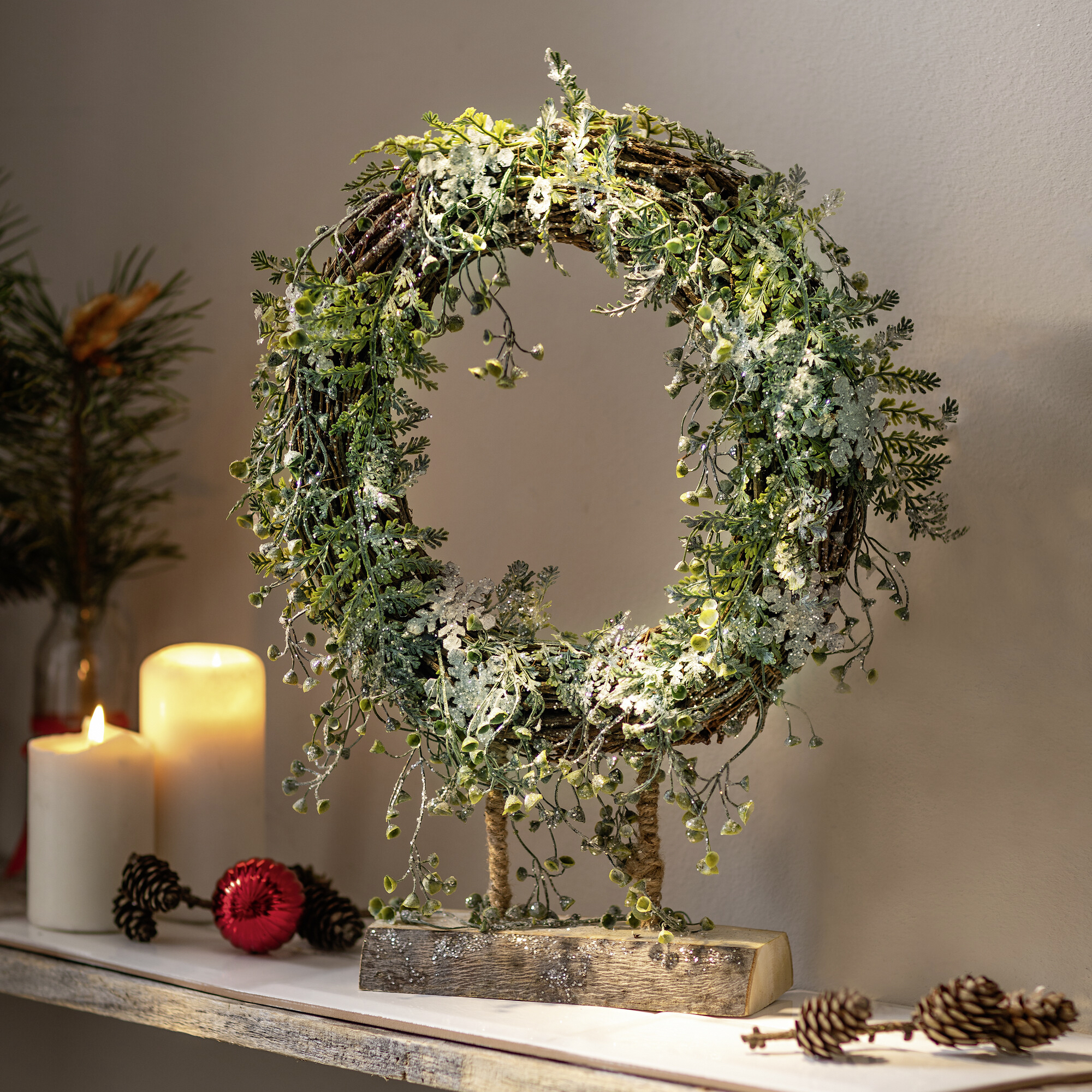 Kranz "Winter-Green"  im Frank Flechtwaren Online Shop kaufen