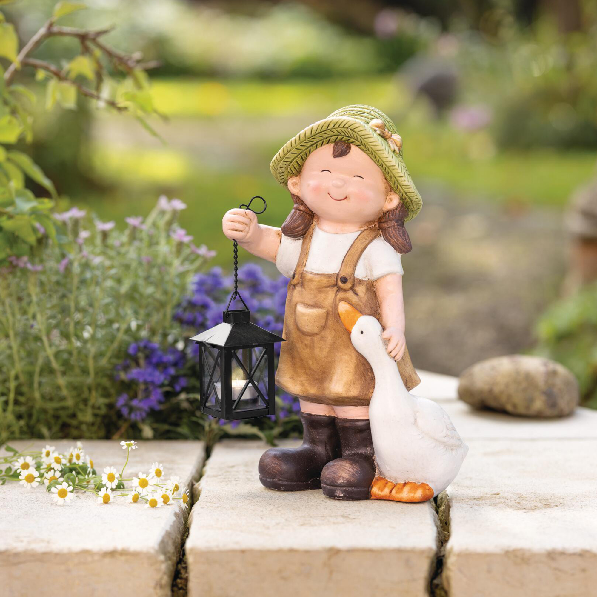 Figur "Mädchen mit Gans"  im Frank Flechtwaren Online Shop kaufen