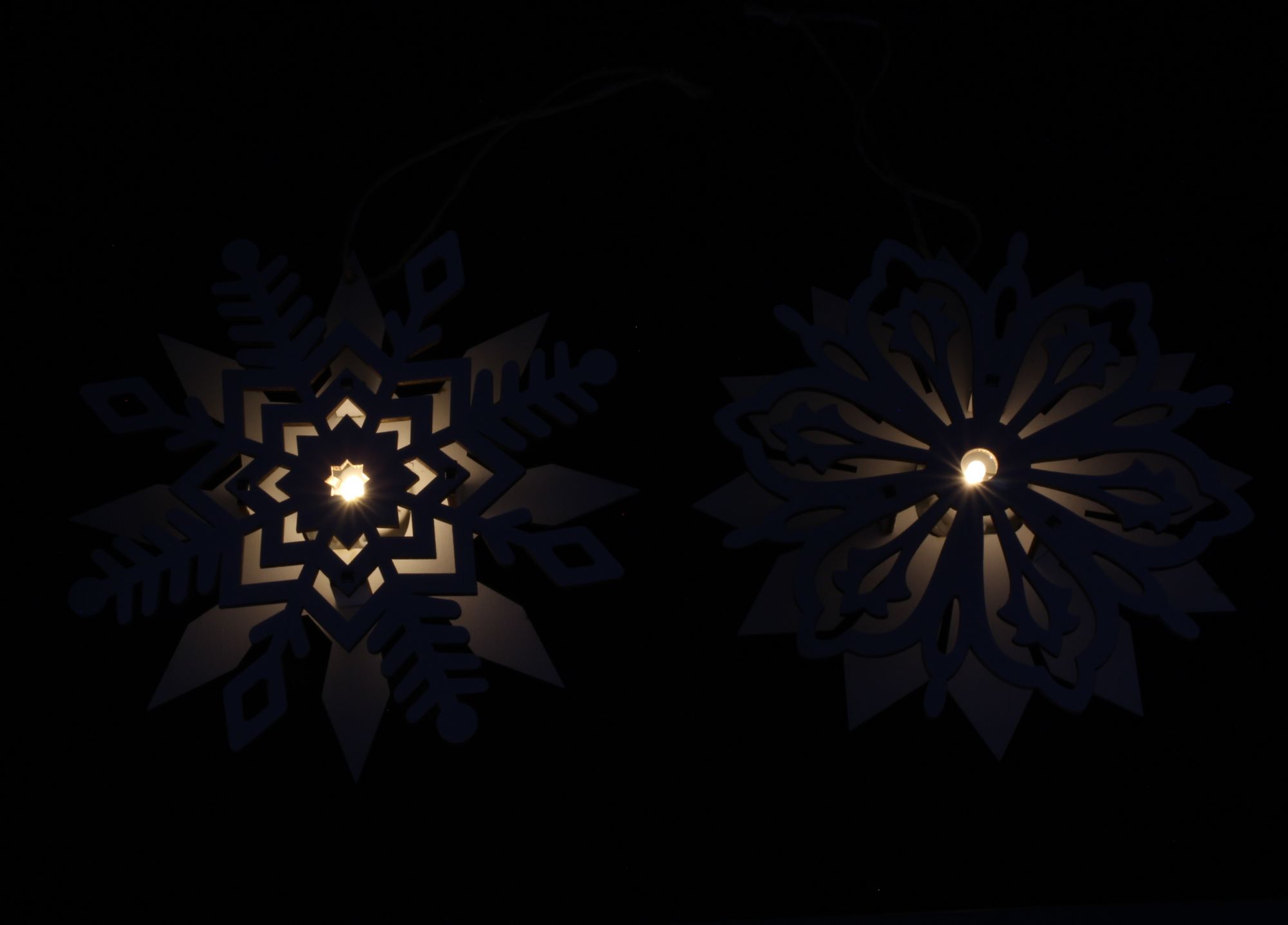 LED-Hänger "Schneeflocke", 2er Set im Frank Flechtwaren Online Shop für Weihnachten kaufen LED-Hänger "Schneeflocke", 2er Set im Frank Flechtwaren Online Shop für Weihnachten kaufen