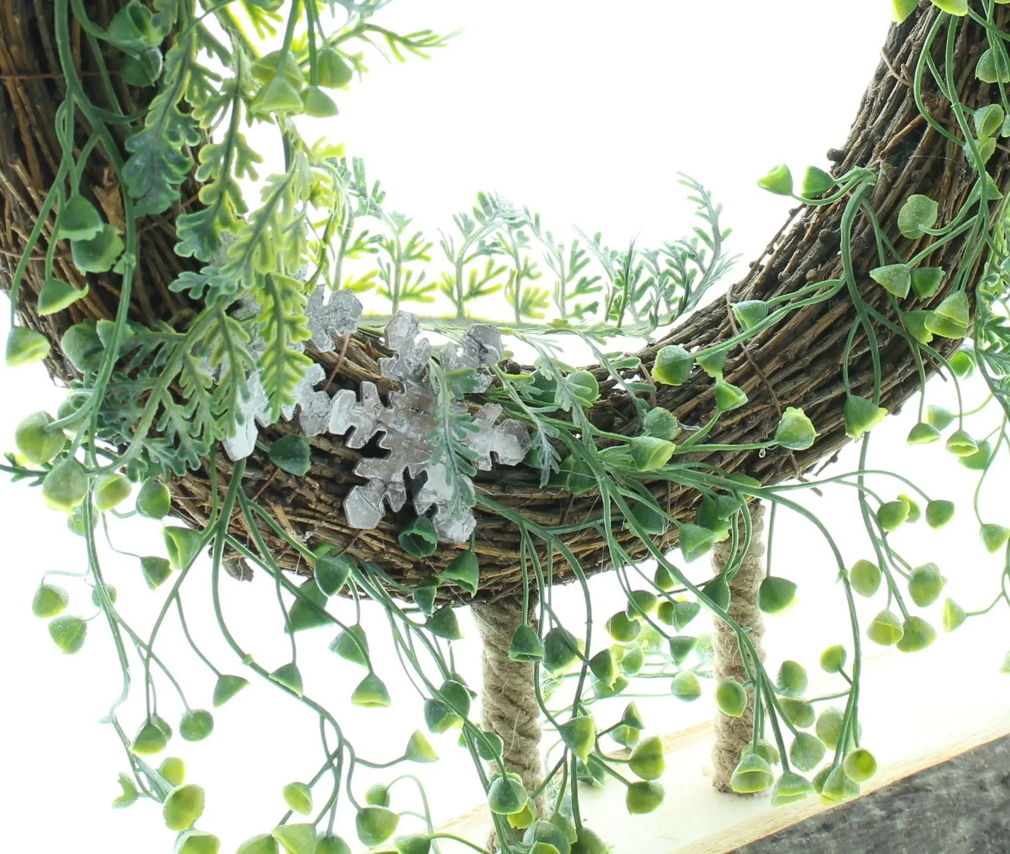 Kranz "Winter-Green" im Frank Flechtwaren Online Shop für Weihnachtliche Kränze kaufen Kranz "Winter-Green" im Frank Flechtwaren Online Shop für Weihnachtliche Kränze kaufen