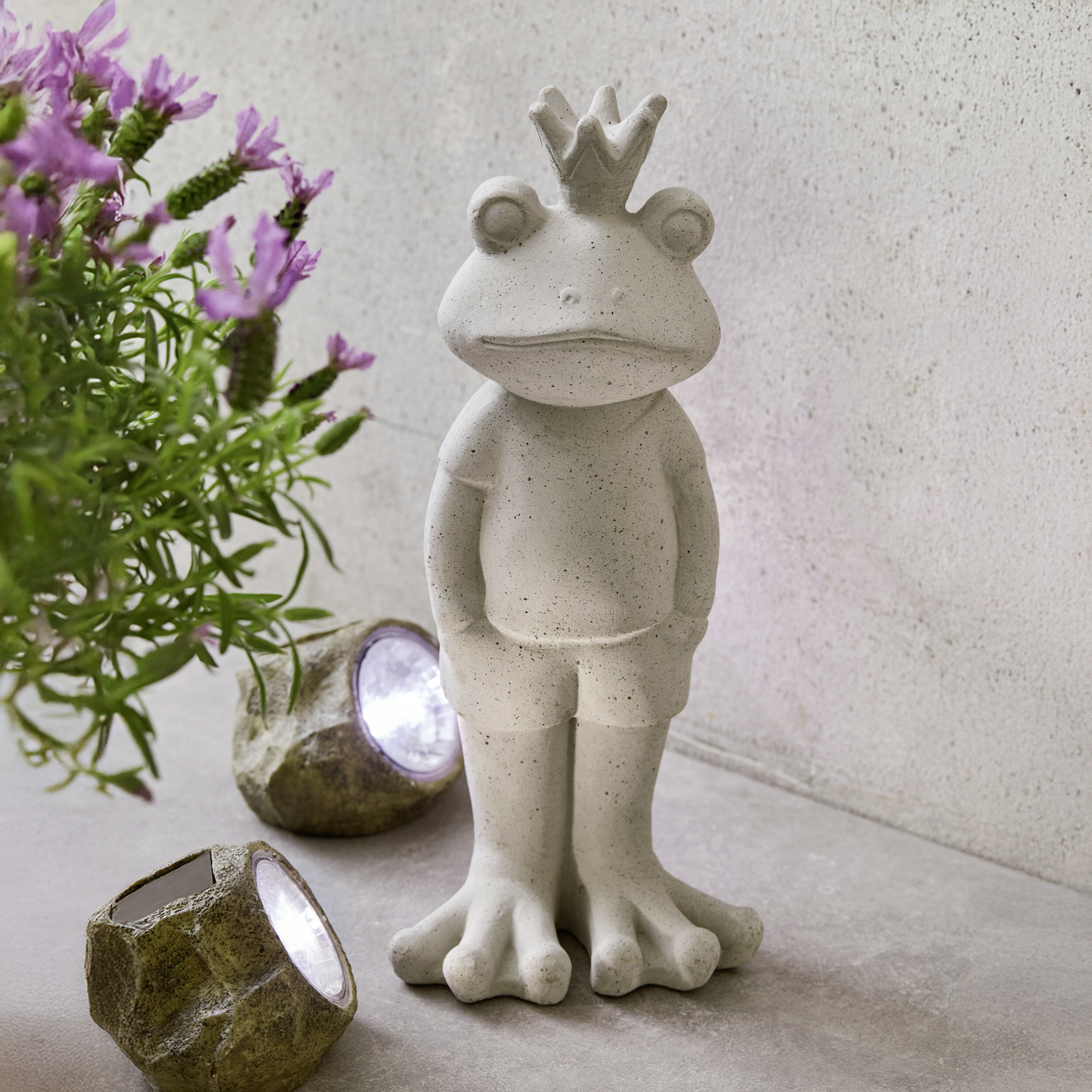 Froschkönig "Stone" im Frank Flechtwaren Online Shop für Gartenfiguren kaufen Froschkönig "Stone" im Frank Flechtwaren Online Shop für Gartenfiguren kaufen