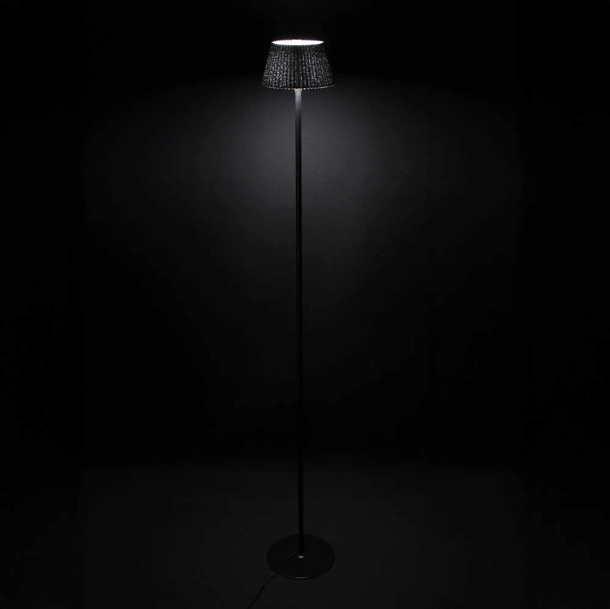 LED-Stehleuchte "Elegance" im Frank Flechtwaren Online Shop für Gerade eingetroffen kaufen LED-Stehleuchte "Elegance" im Frank Flechtwaren Online Shop für Gerade eingetroffen kaufen