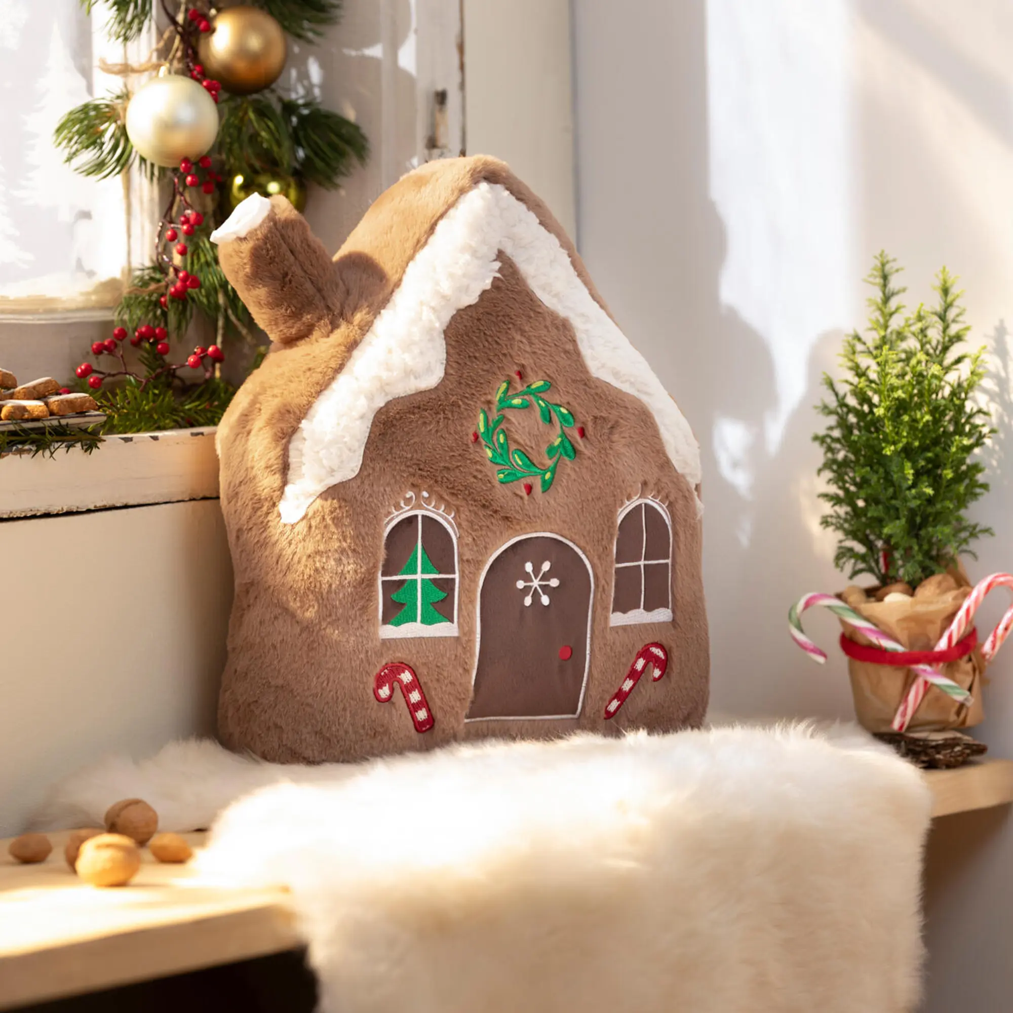 Deko-Kissen "Lebkuchenhaus"  im Frank Flechtwaren Online Shop für Weihnachtliche Kissen &amp; Kissenhüllen kaufen
