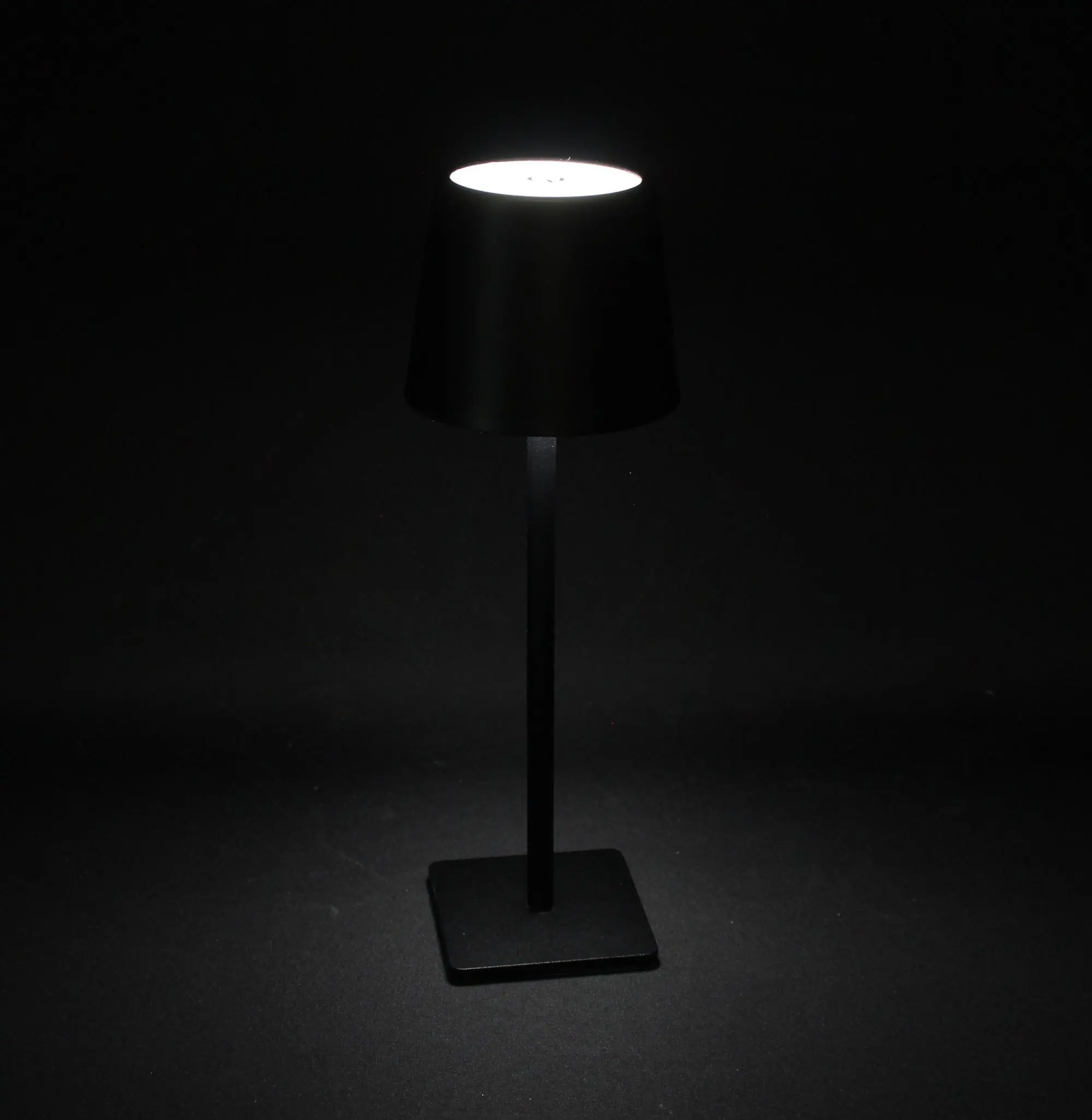 LED-Tischlampe "Black Touch"  im Frank Flechtwaren Online Shop für LED-Beleuchtung kaufen