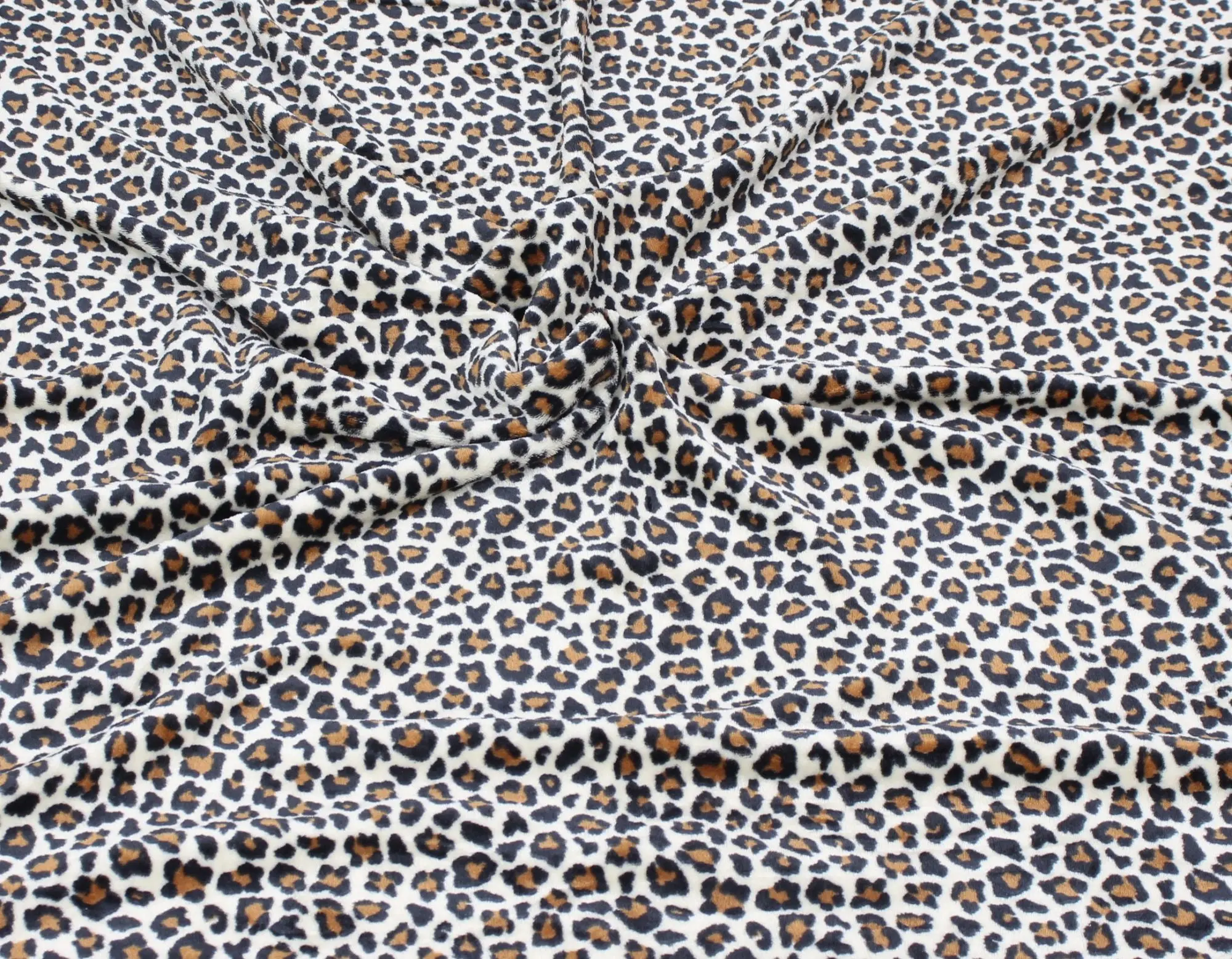 Kuscheldecke "Leo"  im Frank Flechtwaren Online Shop für Animal Print kaufen