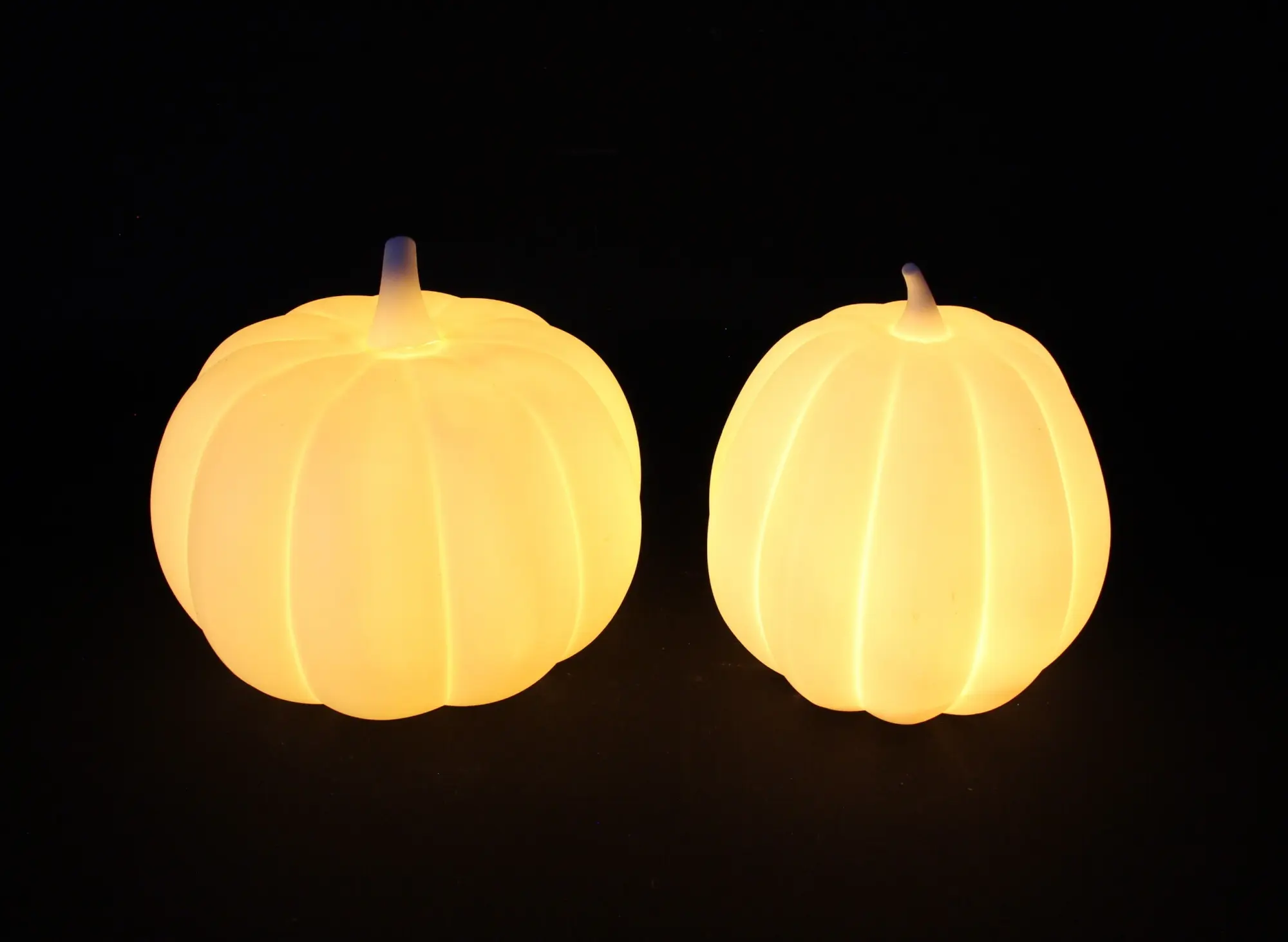 LED-Kürbis "White", 2er Set im Frank Flechtwaren Online Shop für Herbst kaufen LED-Kürbis "White", 2er Set im Frank Flechtwaren Online Shop für Herbst kaufen