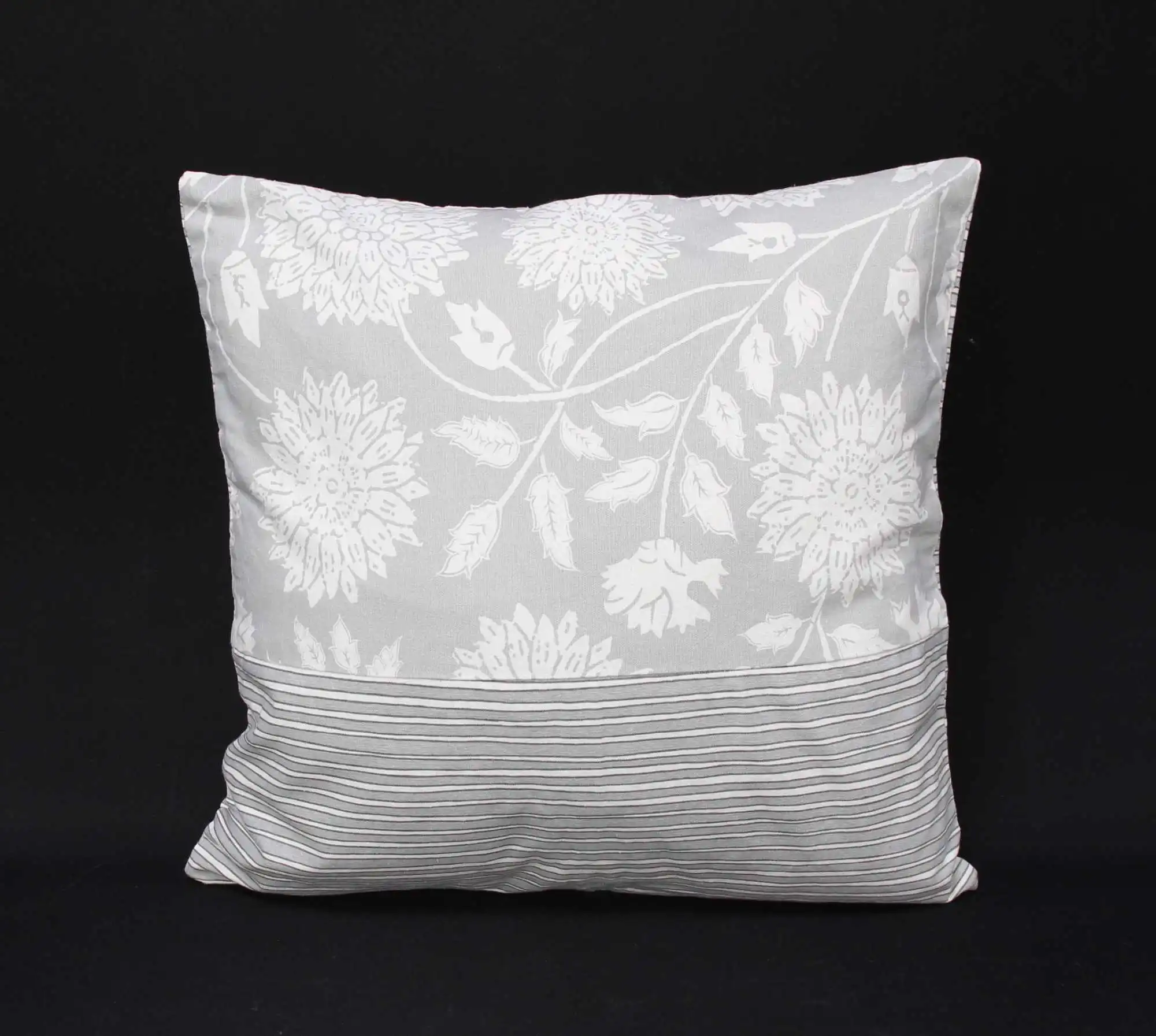 Kissenhülle "Flora" im Frank Flechtwaren Online Shop für Kissenhüllen kaufen Kissenhülle "Flora" im Frank Flechtwaren Online Shop für Kissenhüllen kaufen