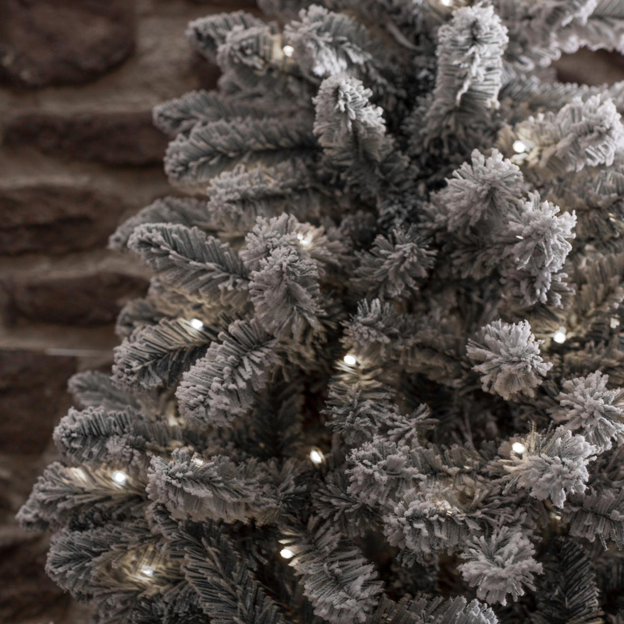 LED-Tannenbaum "Schneebedeckt"  im Frank Flechtwaren Online Shop für Gartenbeleuchtung kaufen