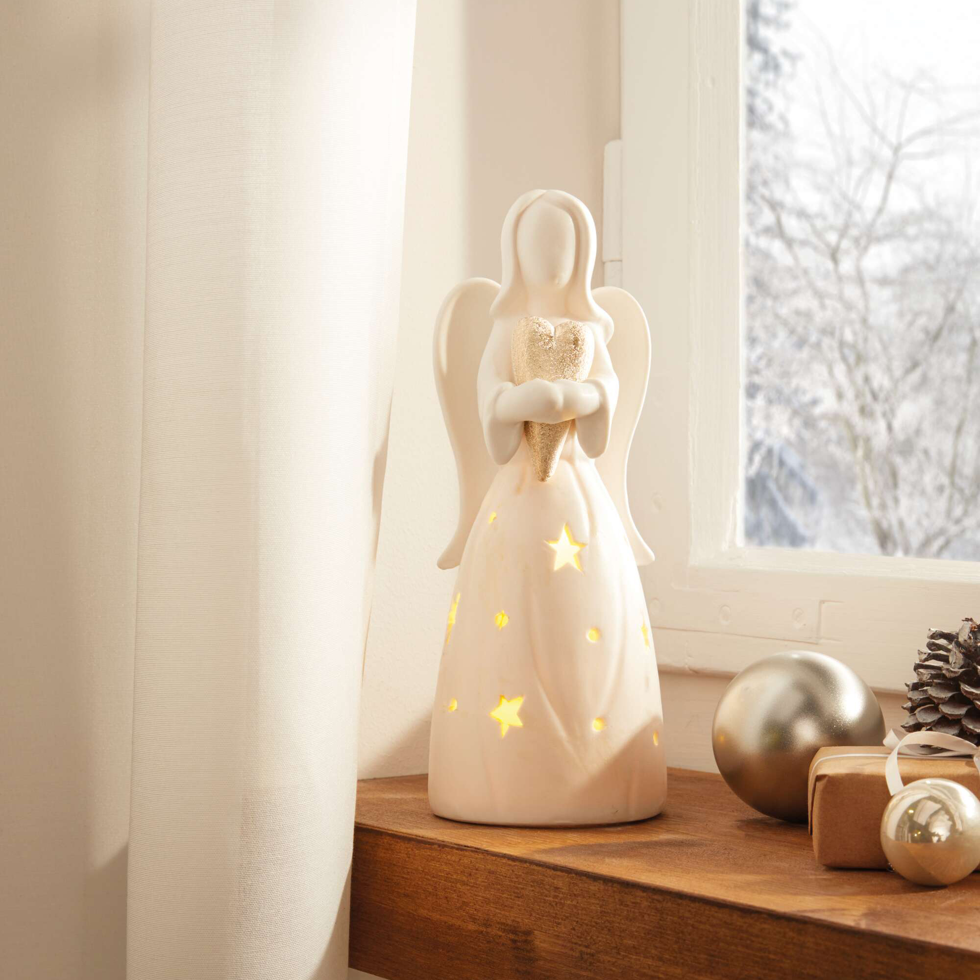 LED-Engel "Goldenes Herz"  im Frank Flechtwaren Online Shop kaufen