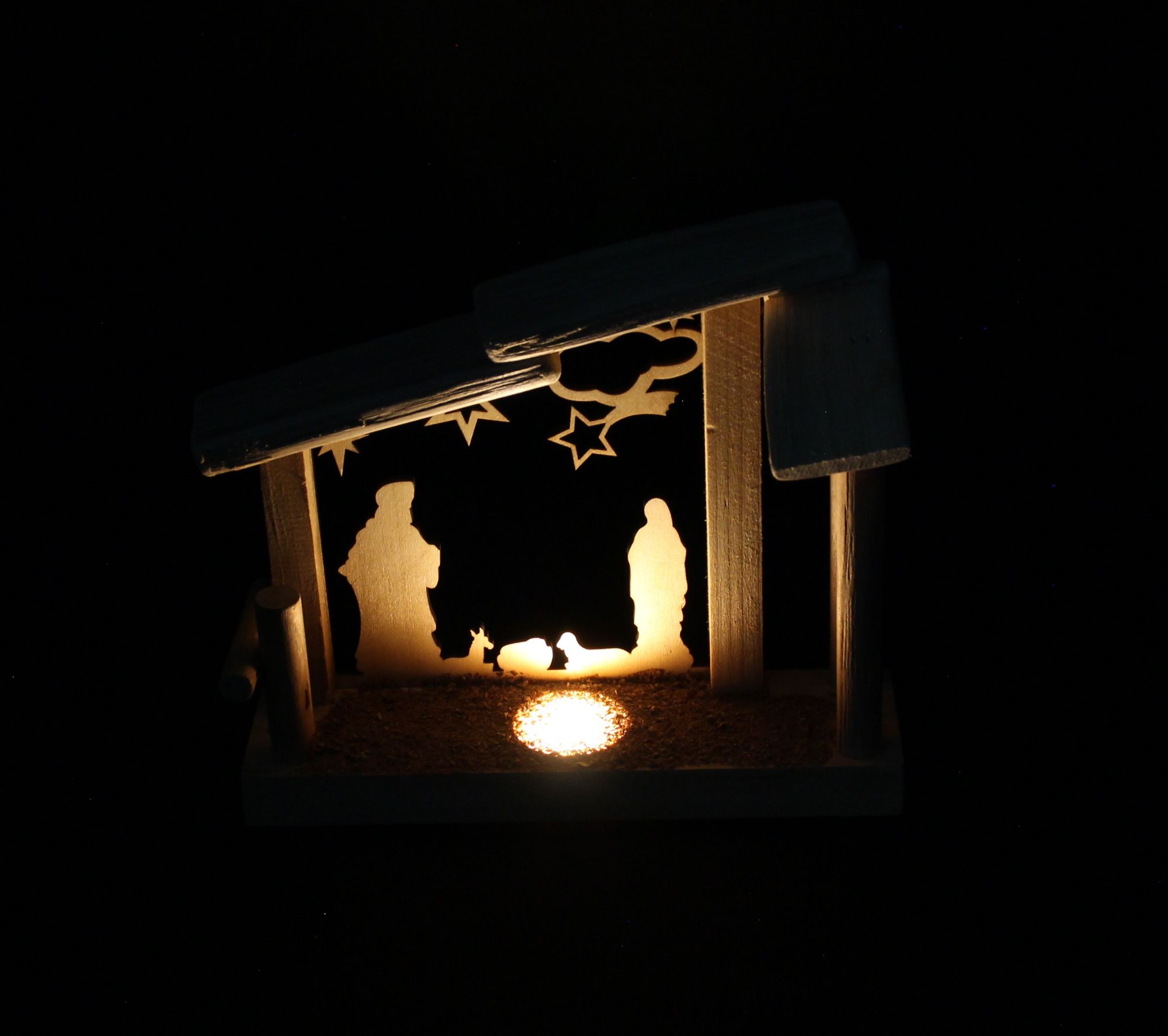 LED-Krippe "Heilige Familie" im Frank Flechtwaren Online Shop für Weihnachten kaufen LED-Krippe "Heilige Familie" im Frank Flechtwaren Online Shop für Weihnachten kaufen