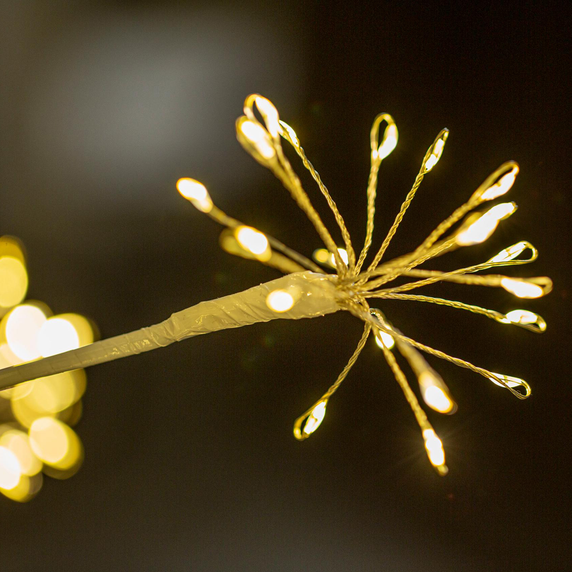 LED-Baum "Pusteblume"  im Frank Flechtwaren Online Shop für LED-Dekoobjekte kaufen