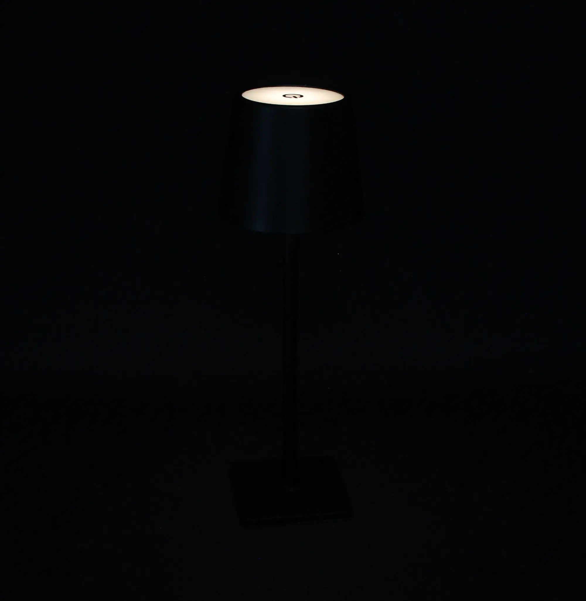 LED-Tischlampe "Black Touch"  im Frank Flechtwaren Online Shop für LED-Beleuchtung kaufen