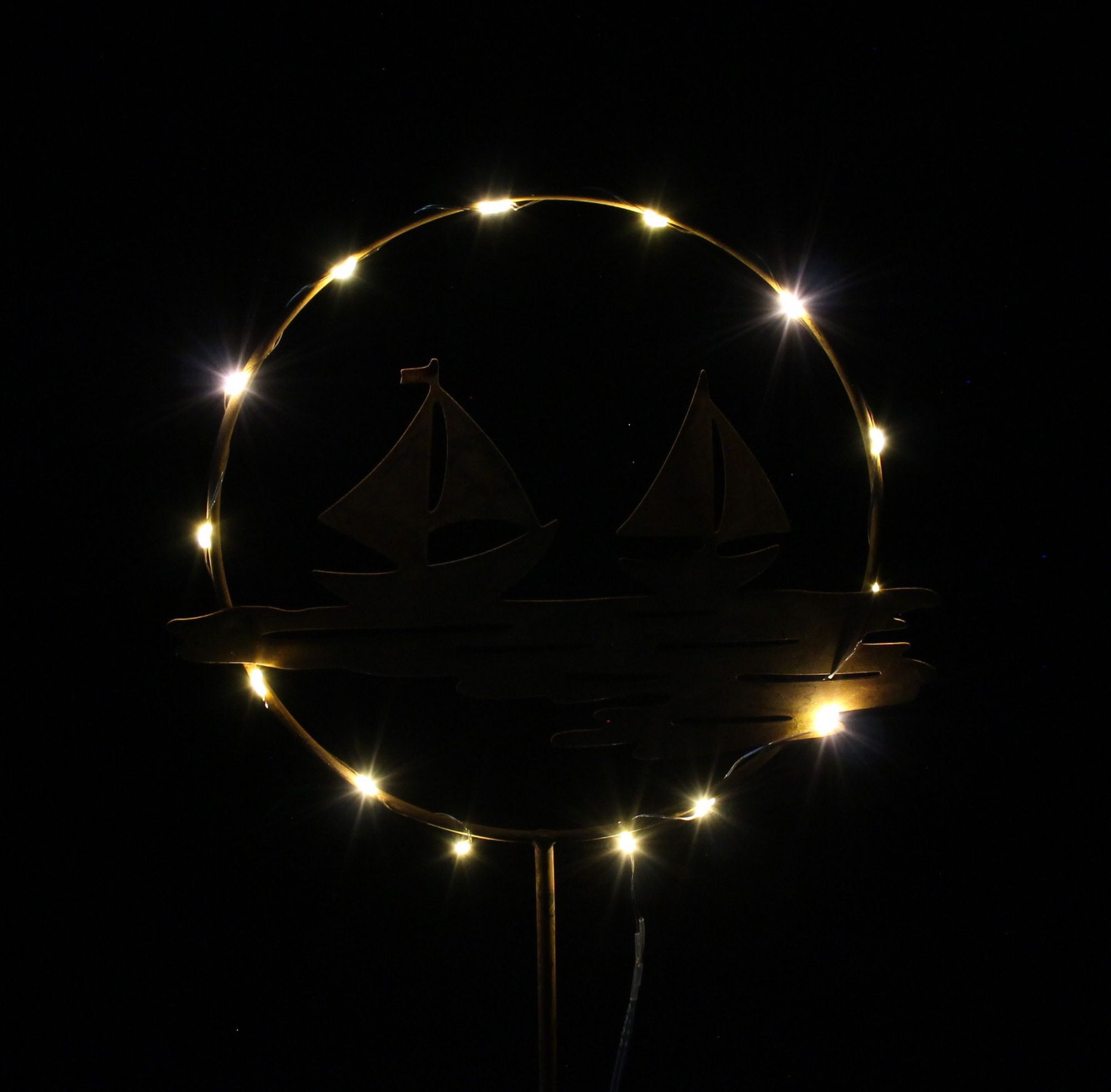 LED-Stecker "Segelboote" im Frank Flechtwaren Online Shop für Gartenbeleuchtung kaufen LED-Stecker "Segelboote" im Frank Flechtwaren Online Shop für Gartenbeleuchtung kaufen