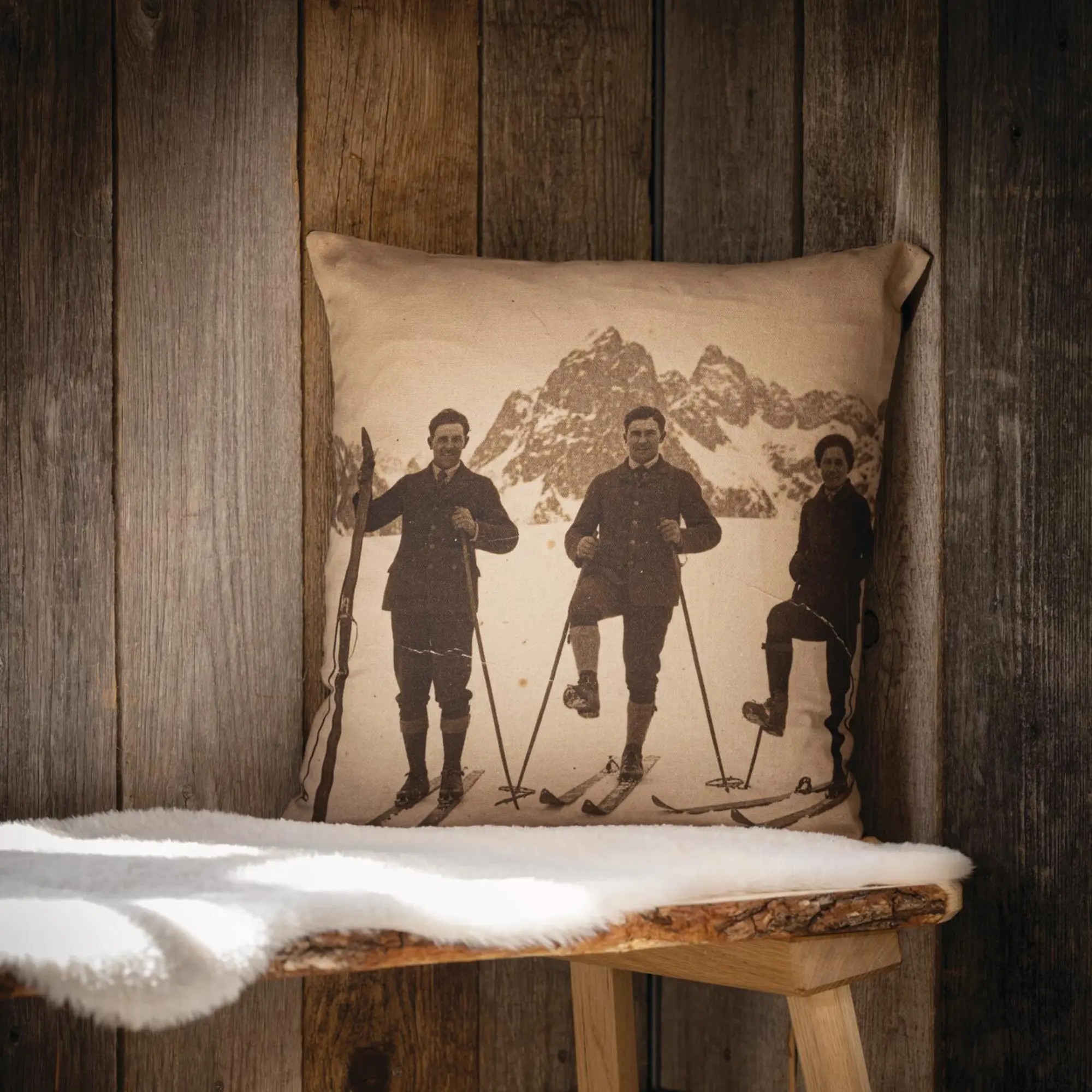 Kissenhülle "Vintage Skiing"  im Frank Flechtwaren Online Shop kaufen