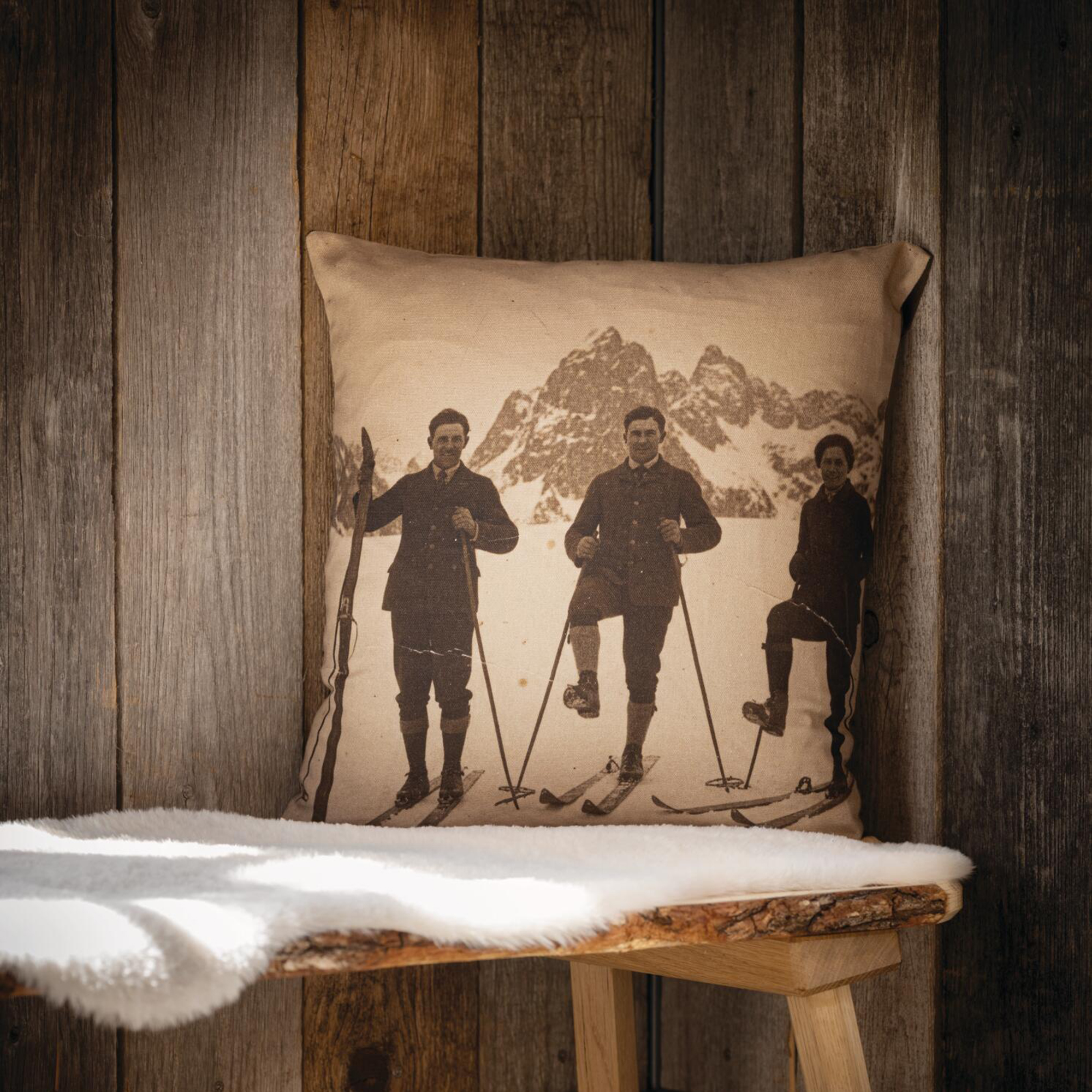 Kissenhülle "Vintage Skiing"  im Frank Flechtwaren Online Shop kaufen