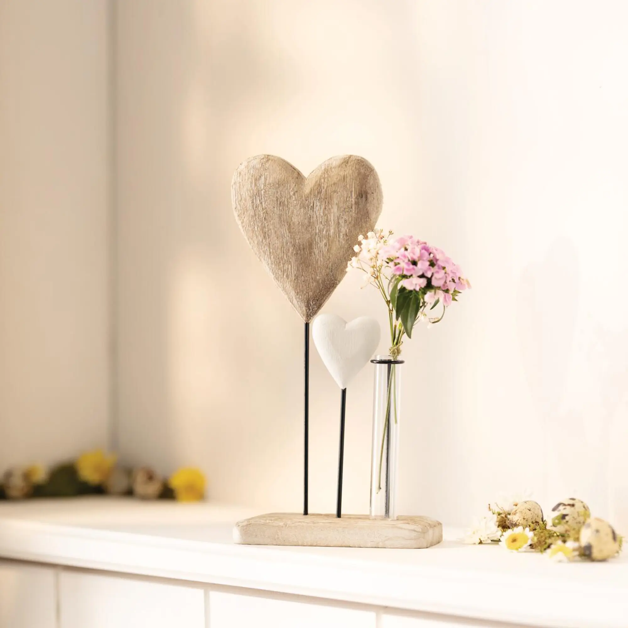 Board "Herzchen mit Vase"  im Frank Flechtwaren Online Shop kaufen