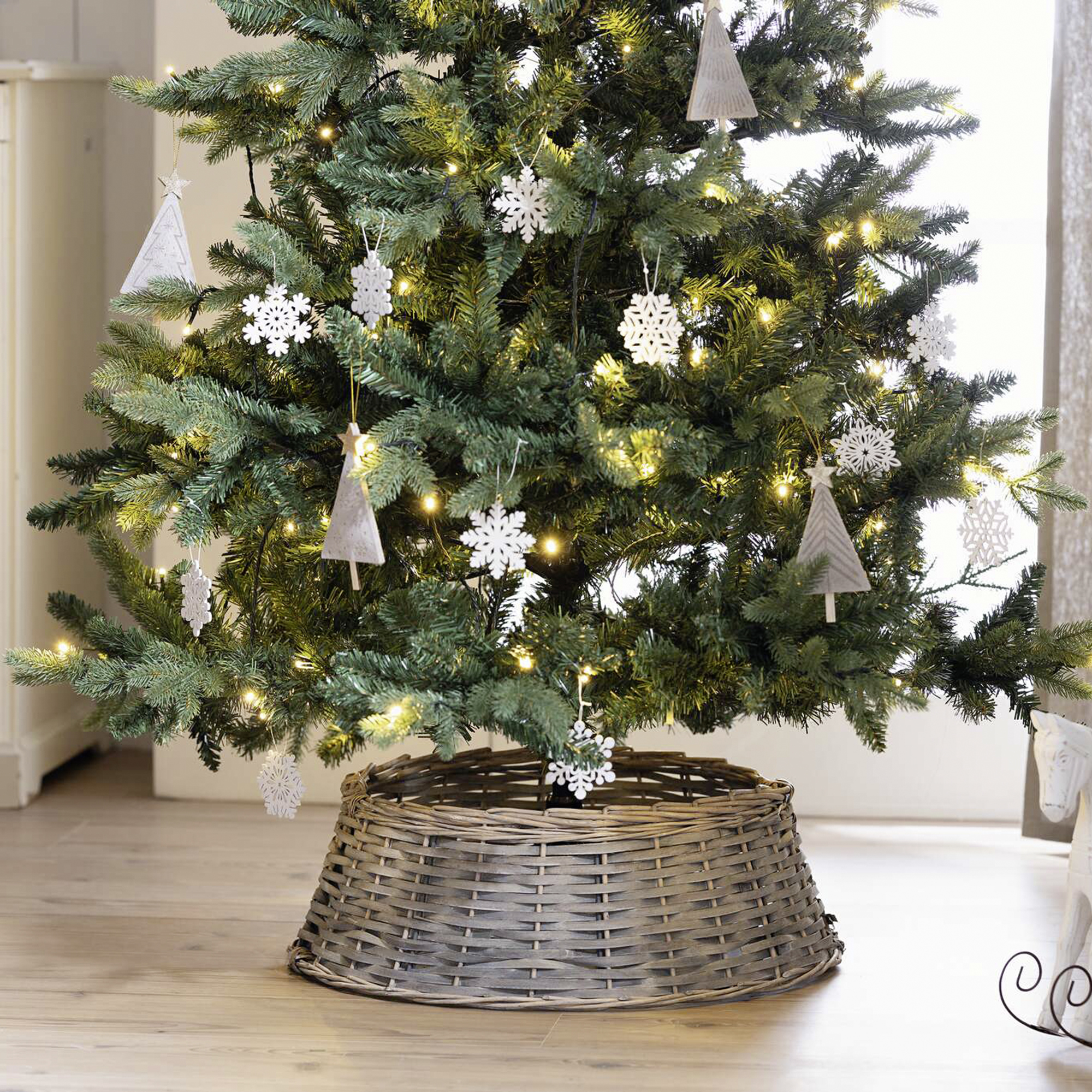 Weihnachtsbaumring "Grey" im Frank Flechtwaren Online Shop für Weihnachten kaufen Weihnachtsbaumring "Grey" im Frank Flechtwaren Online Shop für Weihnachten kaufen