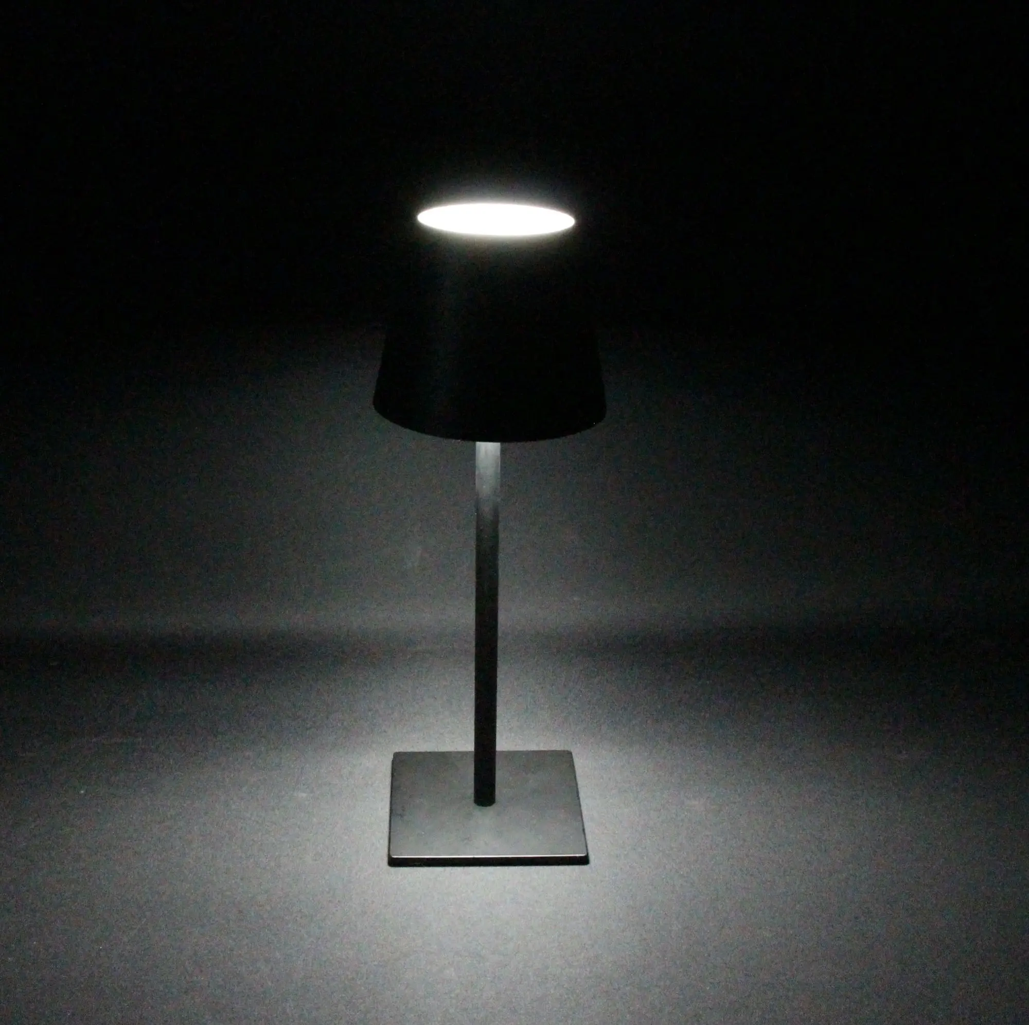 LED-Tischlampe "Black" im Frank Flechtwaren Online Shop für Gartenbeleuchtung kaufen LED-Tischlampe "Black" im Frank Flechtwaren Online Shop für Gartenbeleuchtung kaufen