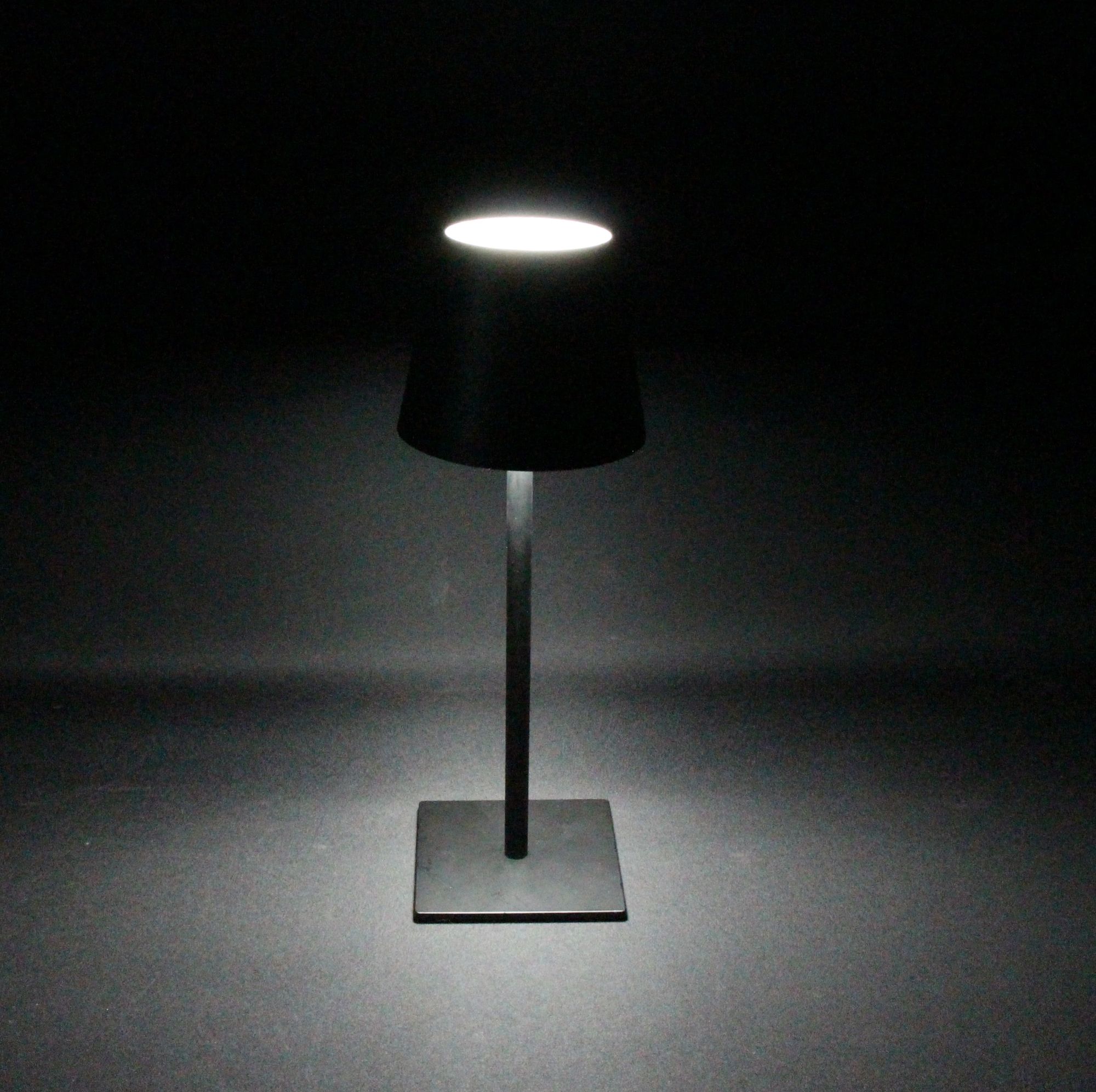 LED-Tischlampe "Black" im Frank Flechtwaren Online Shop für LED-Lampen kaufen LED-Tischlampe "Black" im Frank Flechtwaren Online Shop für LED-Lampen kaufen
