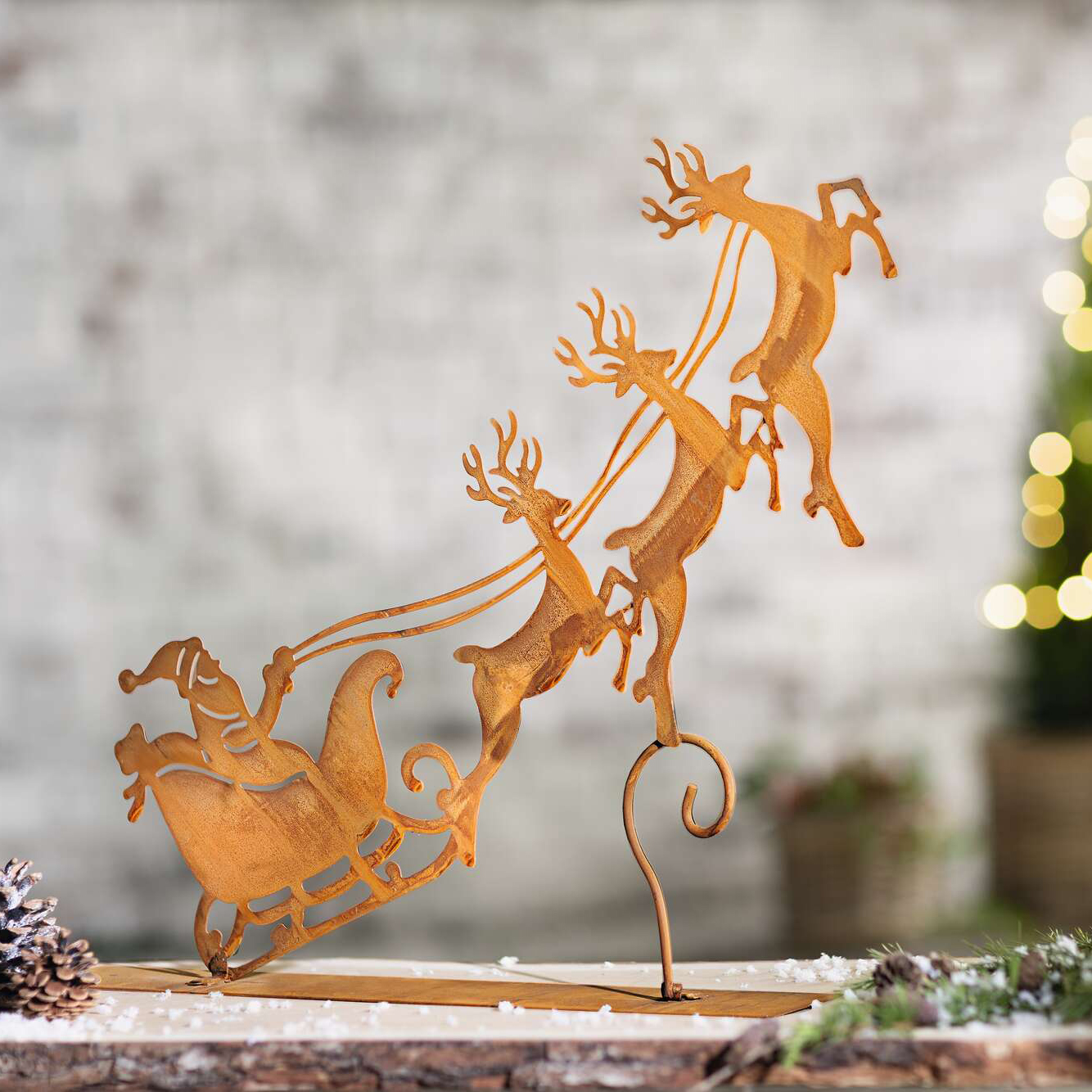 Metalldeko "Santa mit Schlitten"  im Frank Flechtwaren Online Shop kaufen