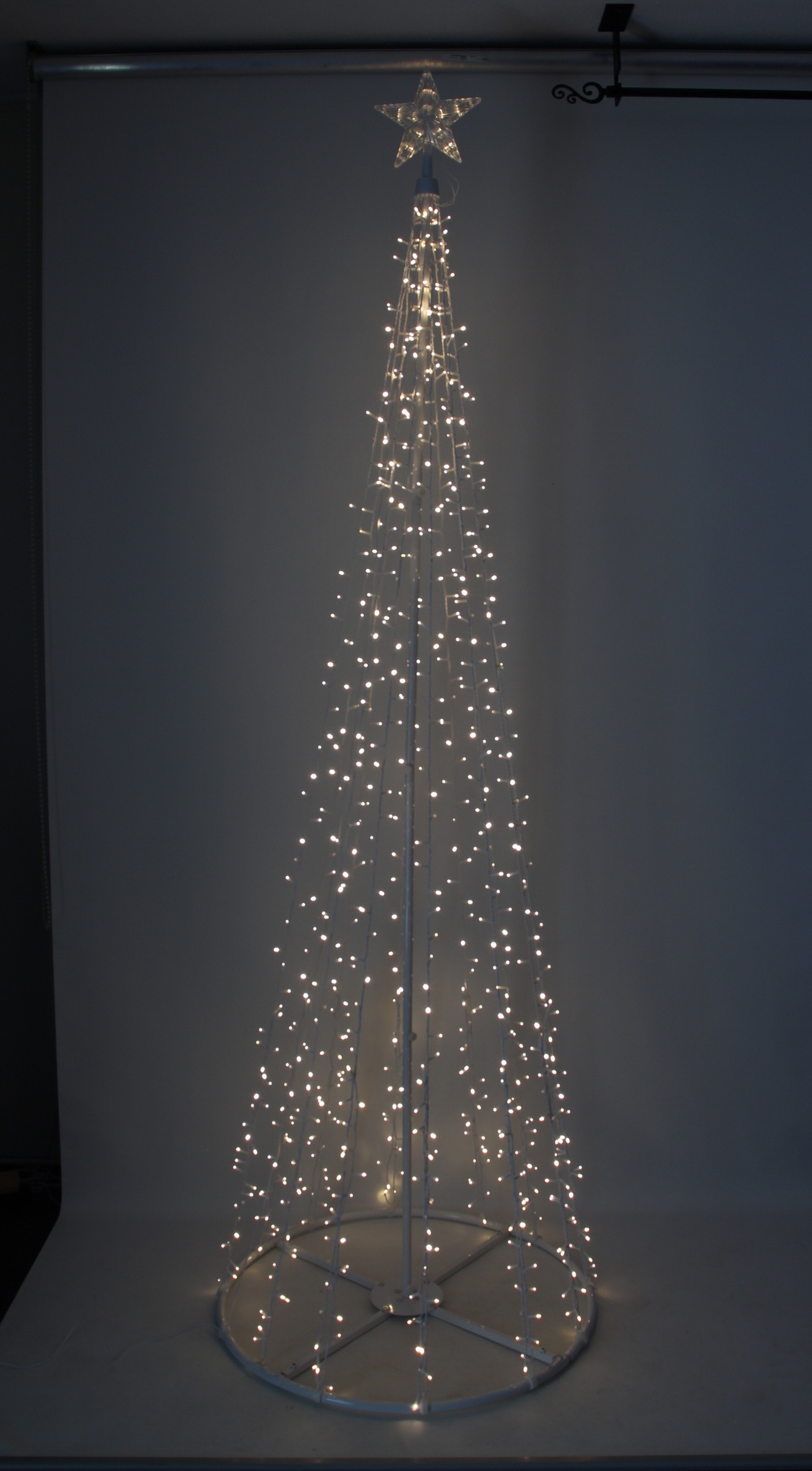 LED-Tanne "Kegel", riesengroß  im Frank Flechtwaren Online Shop für Gartendeko kaufen