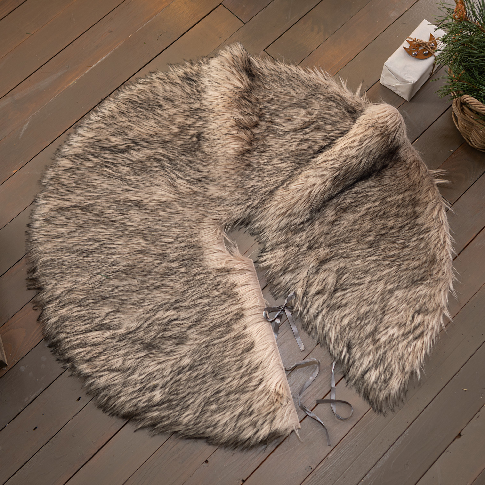 Christbaumdecke "Felloptik" im Frank Flechtwaren Online Shop für Weihnachten kaufen Christbaumdecke "Felloptik" im Frank Flechtwaren Online Shop für Weihnachten kaufen