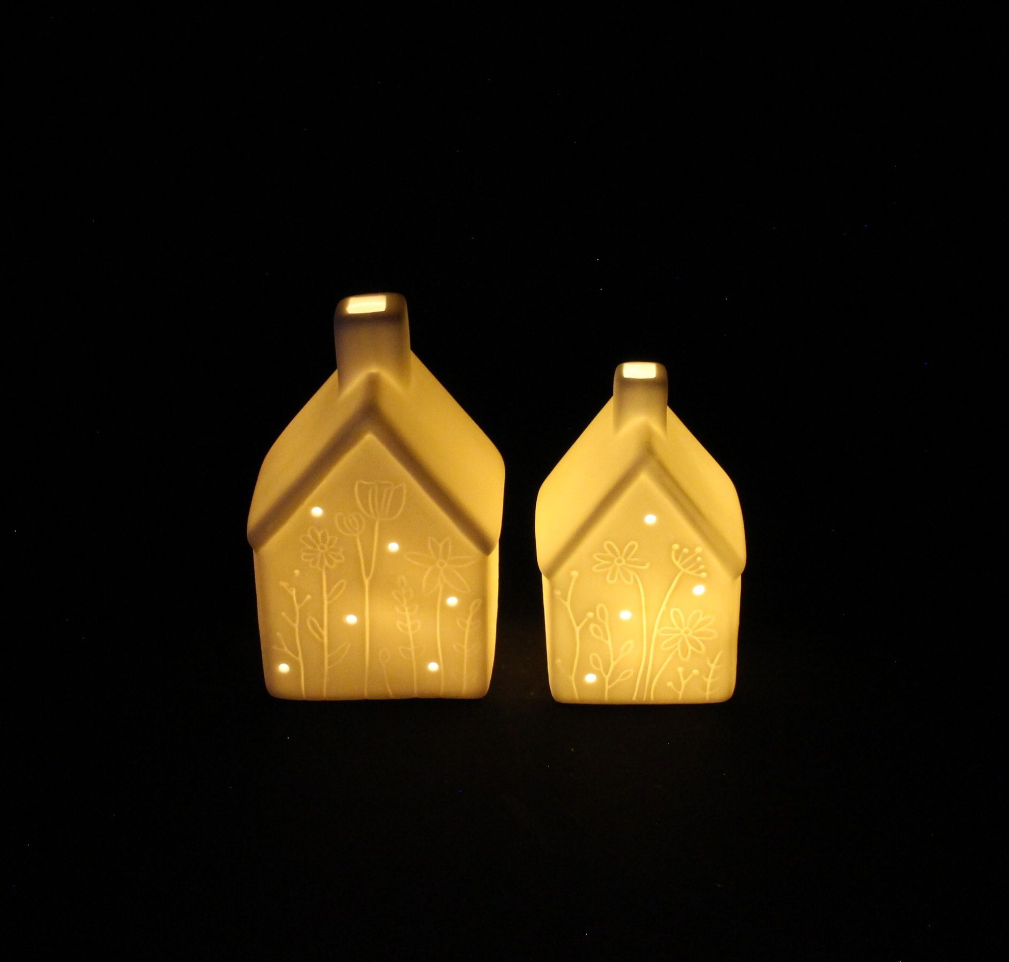 LED-Haus "Blumenwiese", 2er Set im Frank Flechtwaren Online Shop für Ostern kaufen LED-Haus "Blumenwiese", 2er Set im Frank Flechtwaren Online Shop für Ostern kaufen