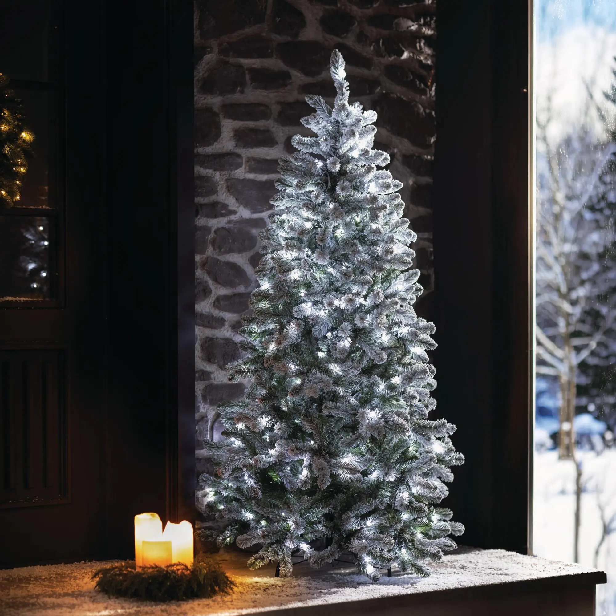 LED-Tannenbaum "Schneebedeckt"  im Frank Flechtwaren Online Shop kaufen