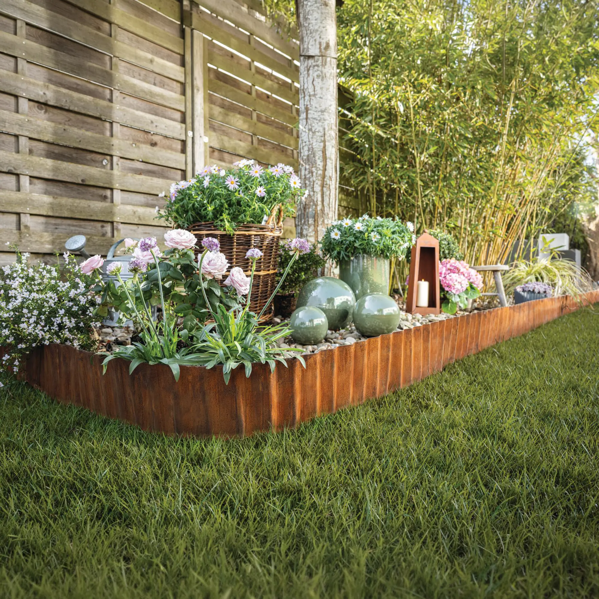 Beetbegrenzung "Welle"  im Frank Flechtwaren Online Shop für Rostdeko für Ihren Garten kaufen