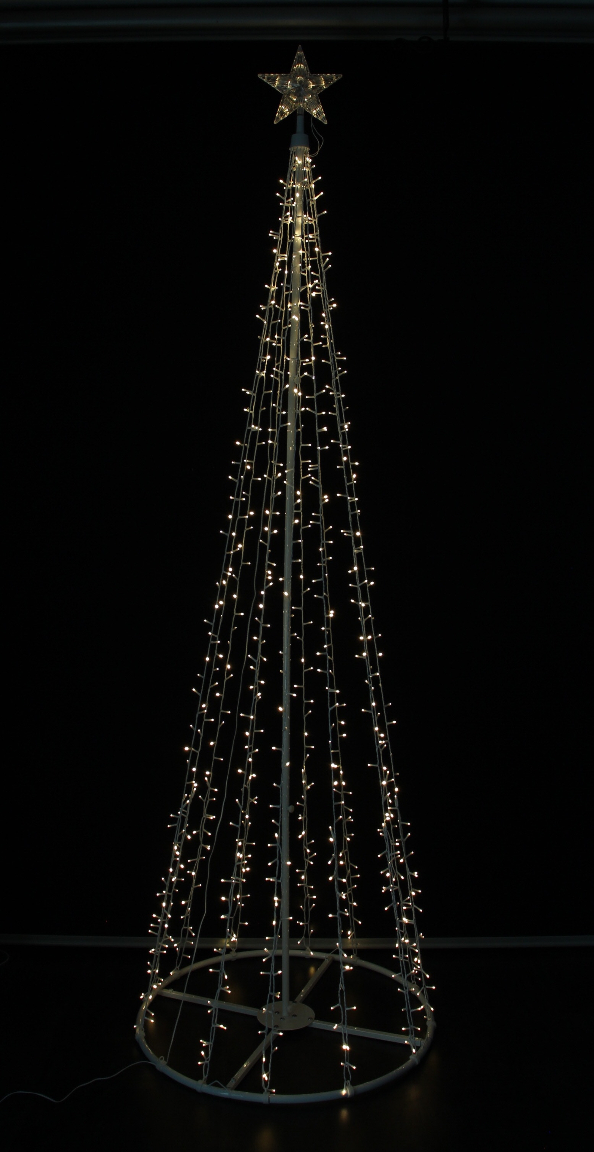 LED-Tanne "Kegel", riesengroß  im Frank Flechtwaren Online Shop für Gartendeko kaufen