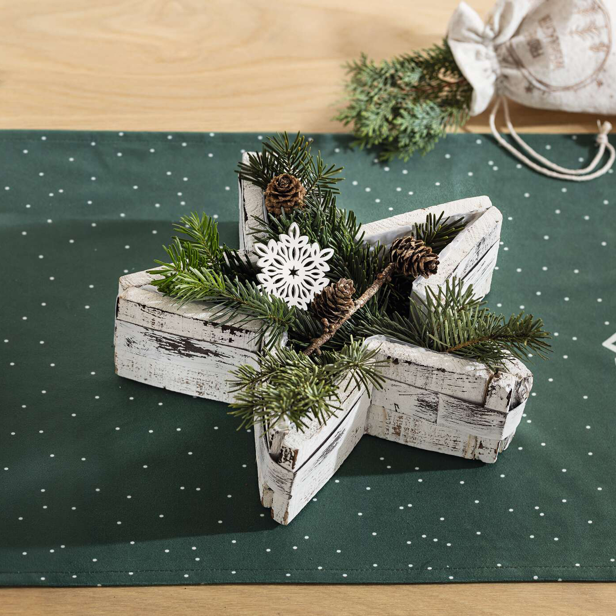 Pflanzer "Weißer Stern"  im Frank Flechtwaren Online Shop für Weihnachten kaufen