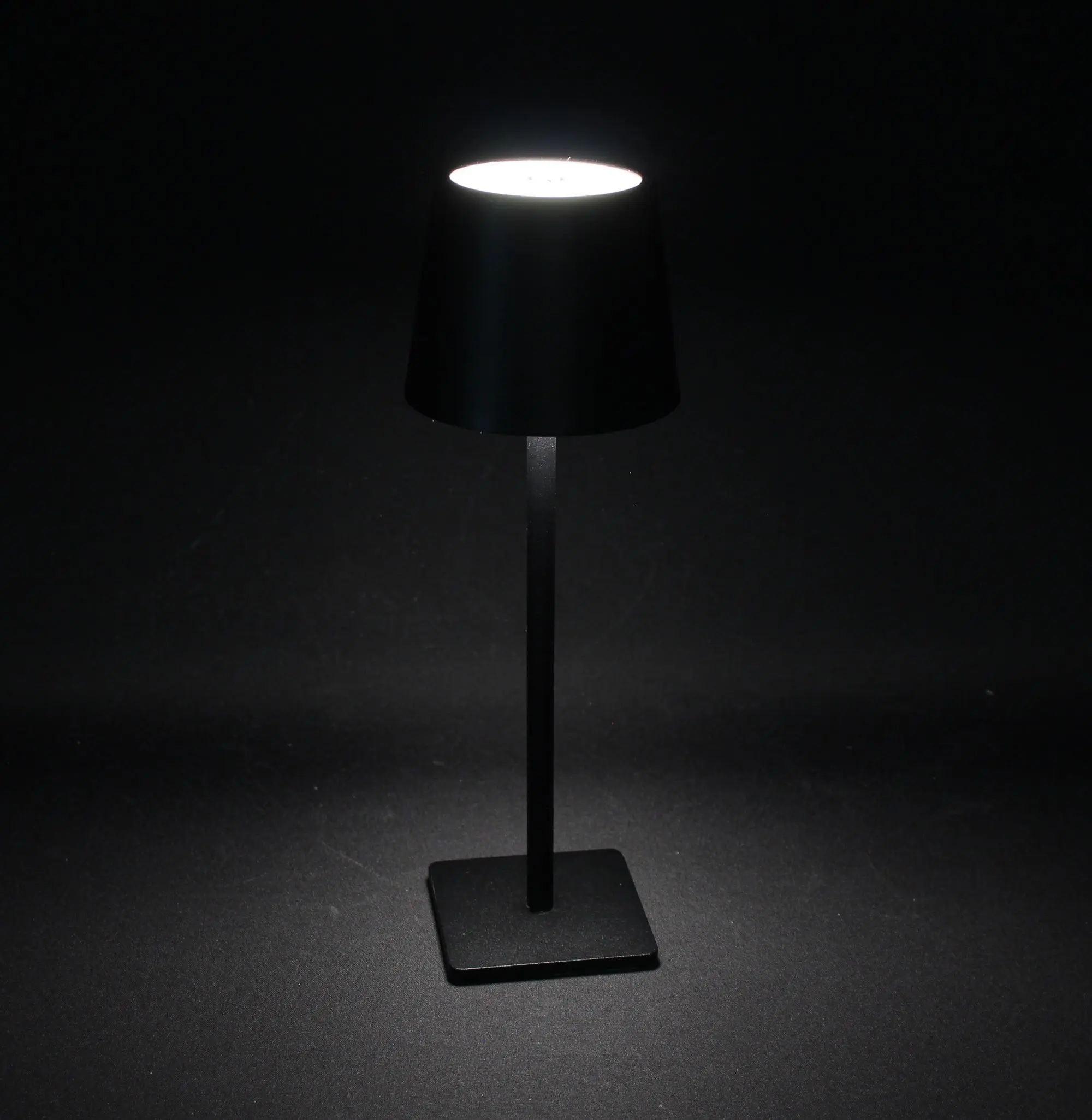 LED-Tischlampe "Black Touch"  im Frank Flechtwaren Online Shop für LED-Beleuchtung kaufen