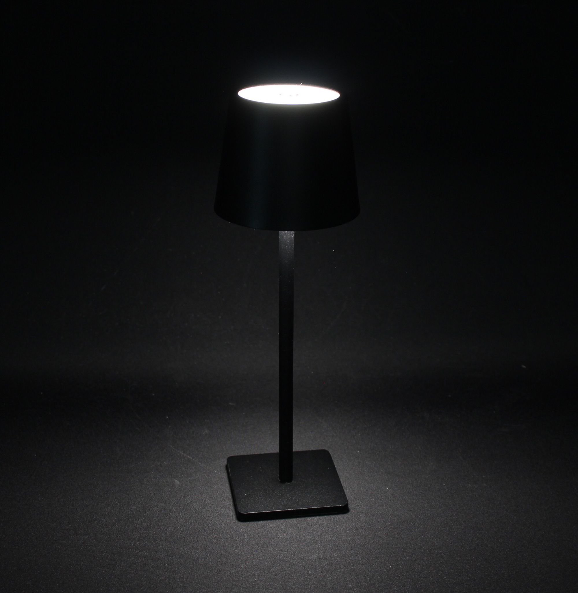 LED-Tischlampe "Black Touch"  im Frank Flechtwaren Online Shop für LED-Beleuchtung kaufen