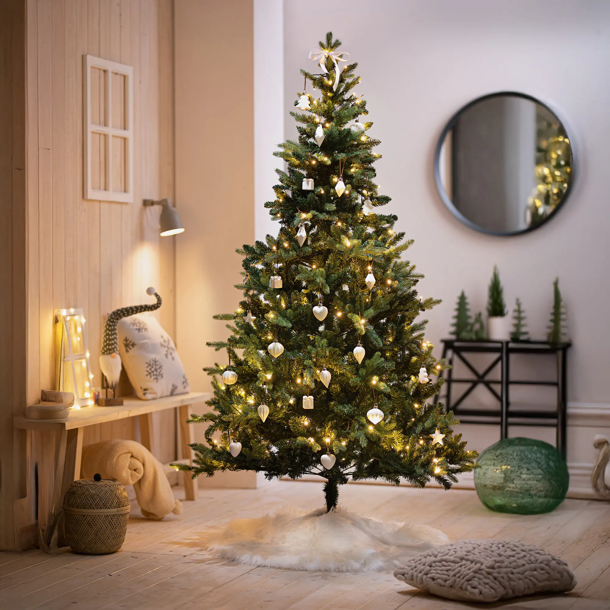 Christbaumdecke "Schneeweiß"  im Frank Flechtwaren Online Shop für Baumschmuck kaufen