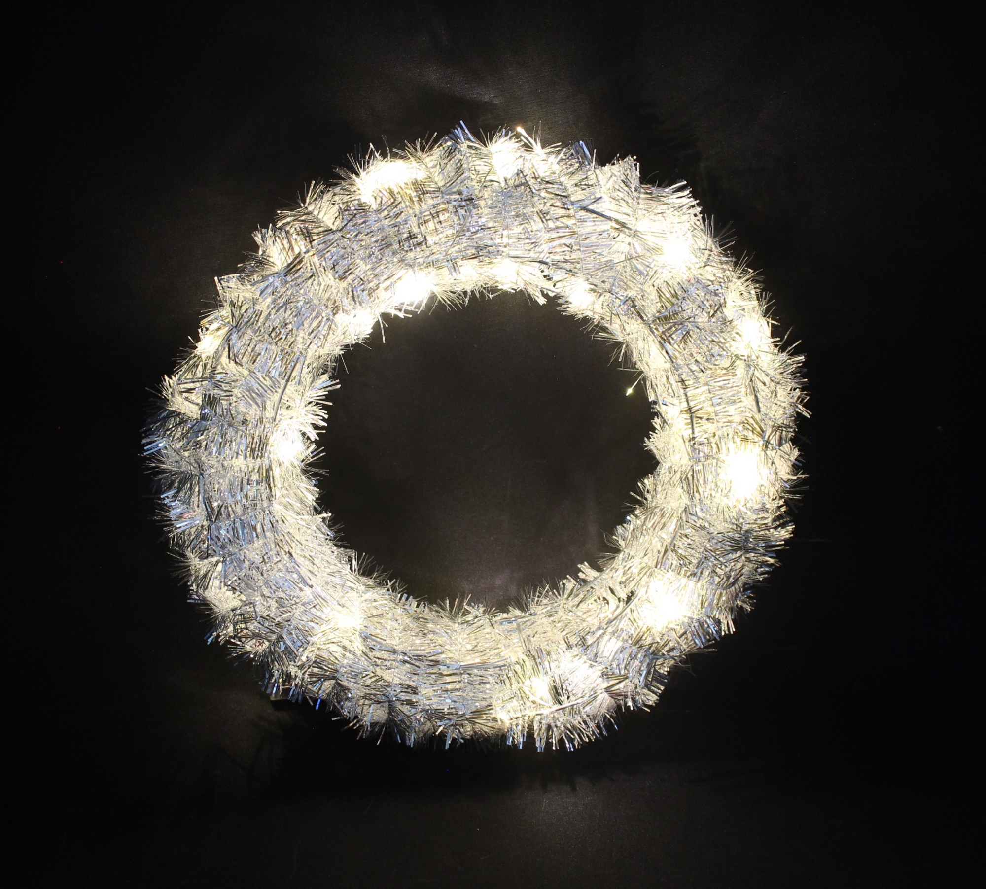 LED-Kranz "Silberglimmer"  im Frank Flechtwaren Online Shop für Weihnachtliche Kränze kaufen