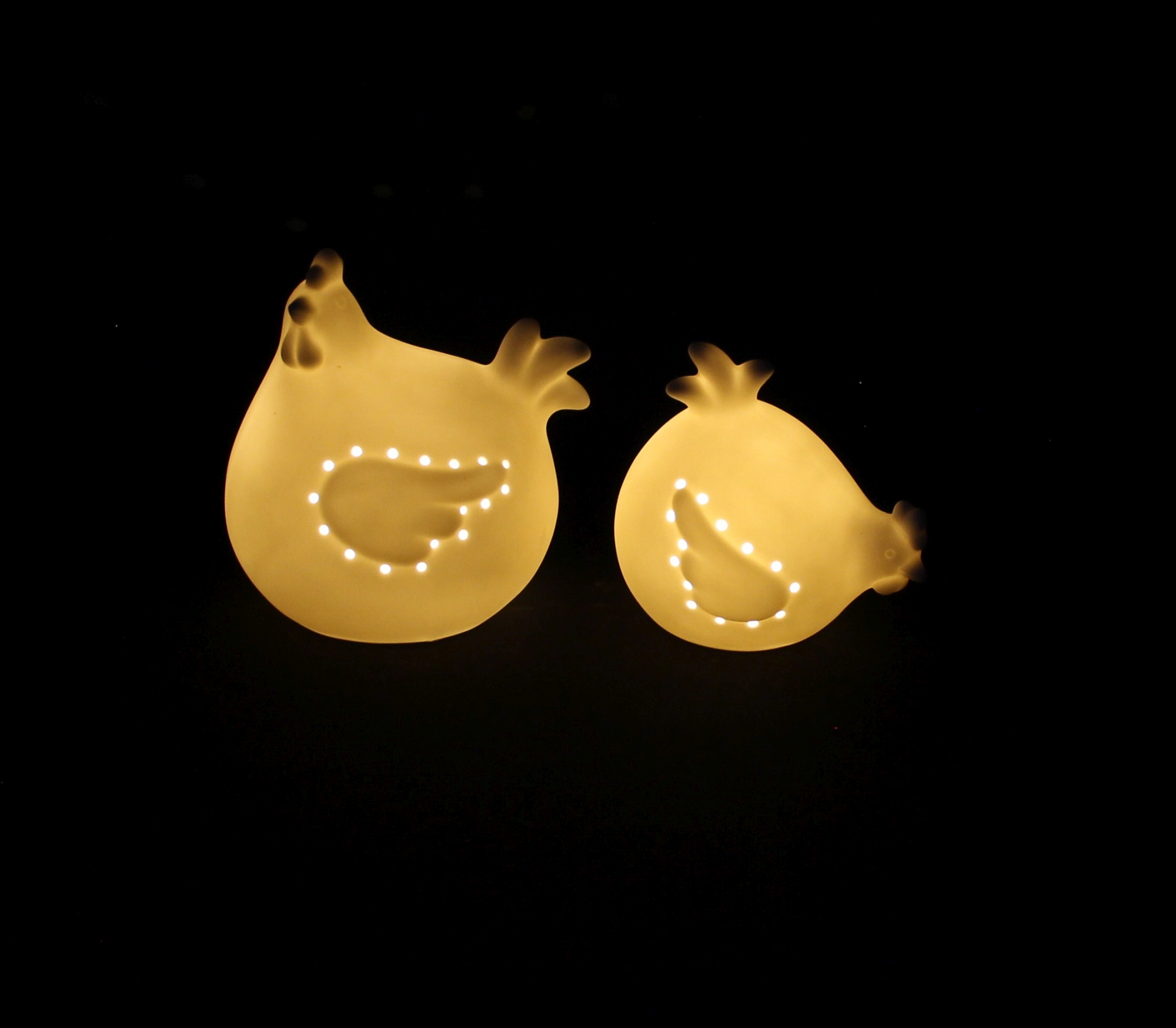LED-Huhn "White", 2er Set im Frank Flechtwaren Online Shop für Ostern kaufen LED-Huhn "White", 2er Set im Frank Flechtwaren Online Shop für Ostern kaufen