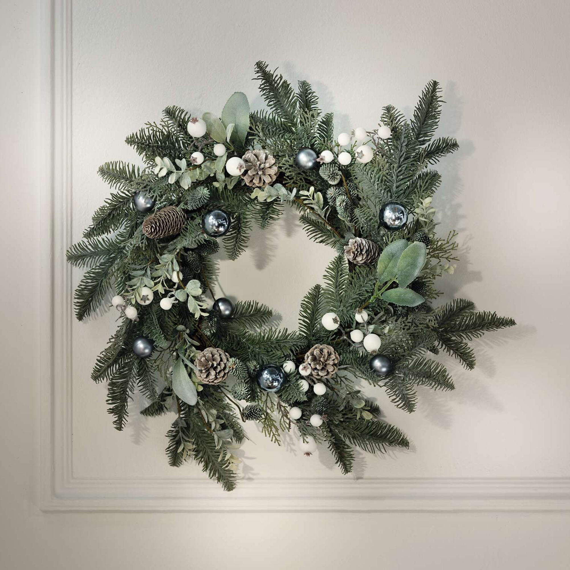 Kranz "Winterzauber" im Frank Flechtwaren Online Shop für Weihnachten kaufen Kranz "Winterzauber" im Frank Flechtwaren Online Shop für Weihnachten kaufen
